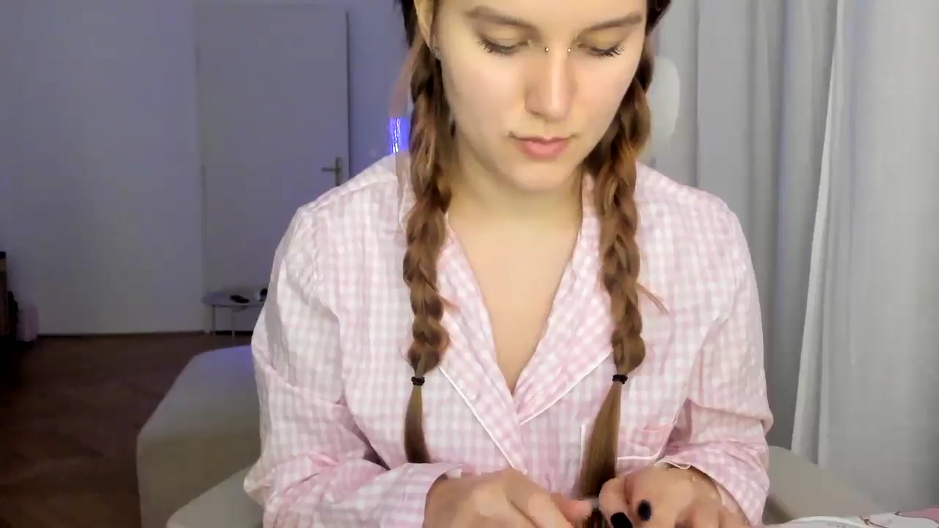 Gallery image thumbnail from Lia_lisia's myfreecams stream on, 02/04/2026, 19:34 image 7 of 20