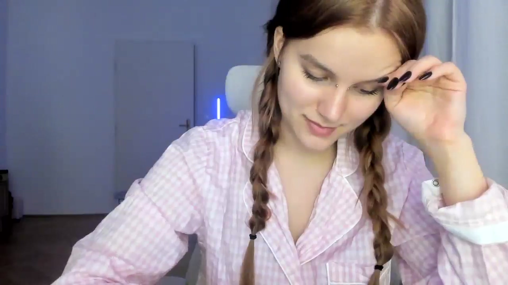 Gallery image thumbnail from Lia_lisia's myfreecams stream on, 02/04/2026, 19:34 image 8 of 20