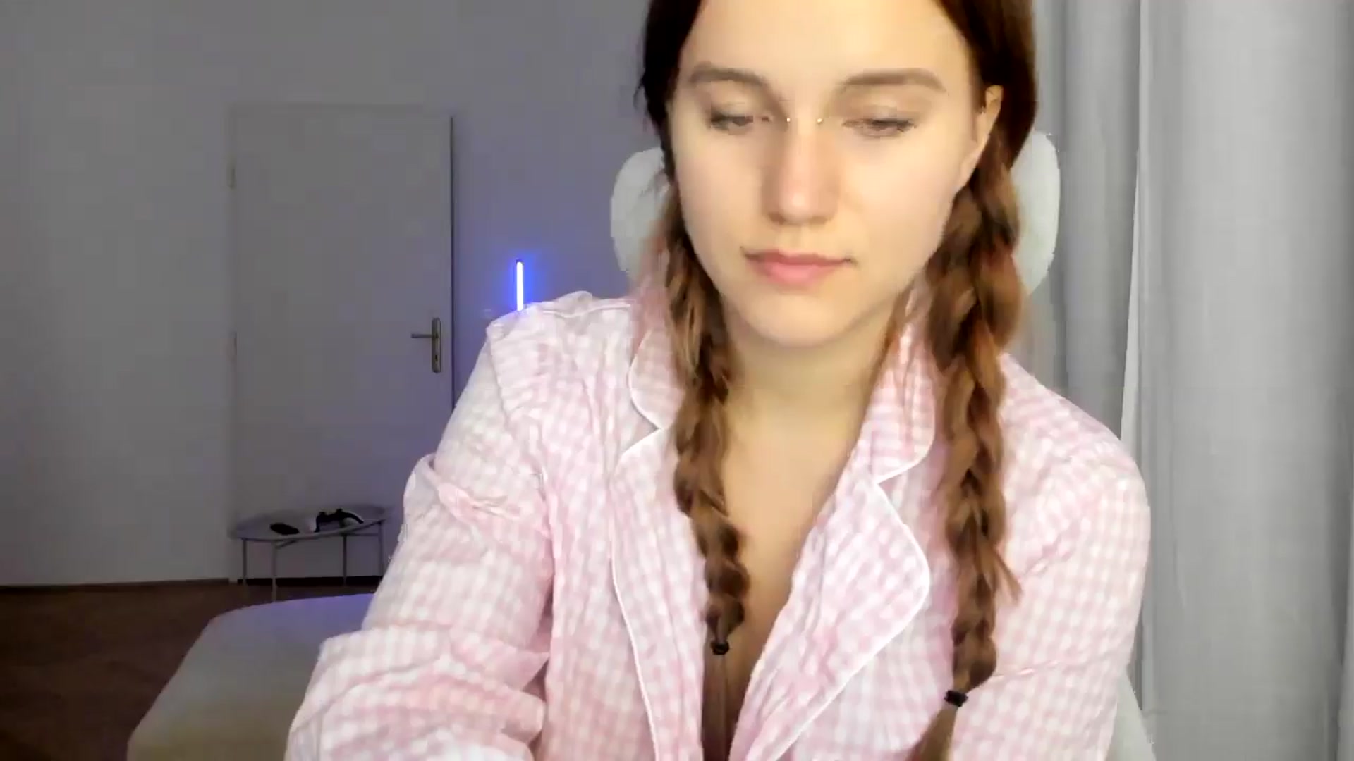 Gallery image thumbnail from Lia_lisia's myfreecams stream on, 02/04/2026, 21:43 image 19 of 20
