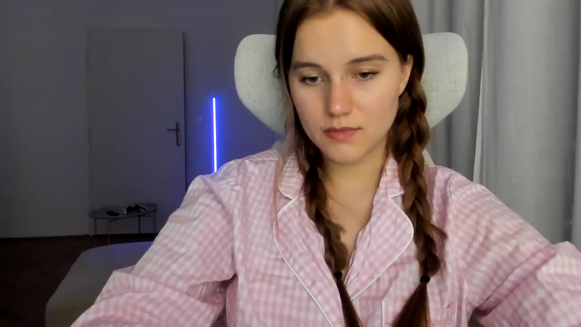 Gallery image thumbnail from Lia_lisia's myfreecams stream on, 02/04/2026, 21:43 image 1 of 20