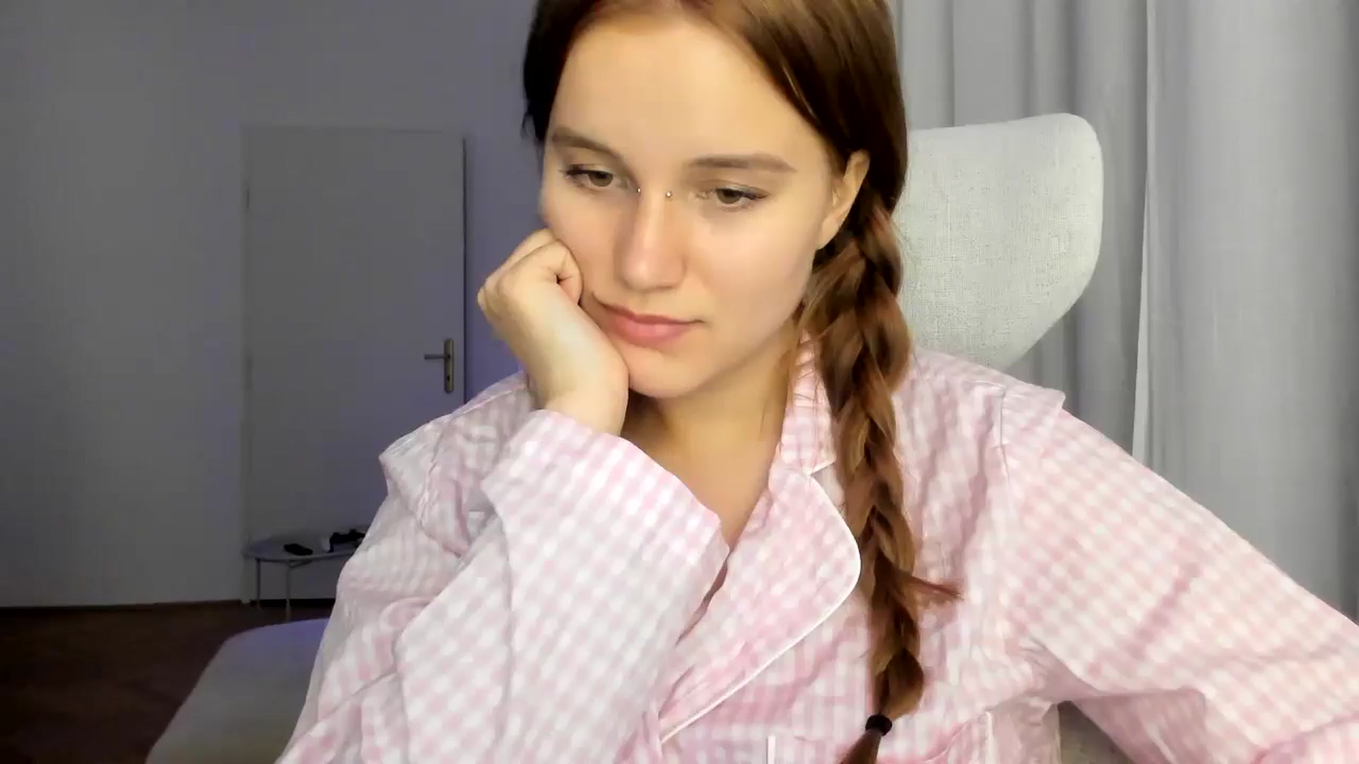 Gallery image thumbnail from Lia_lisia's myfreecams stream on, 02/04/2026, 21:43 image 7 of 20
