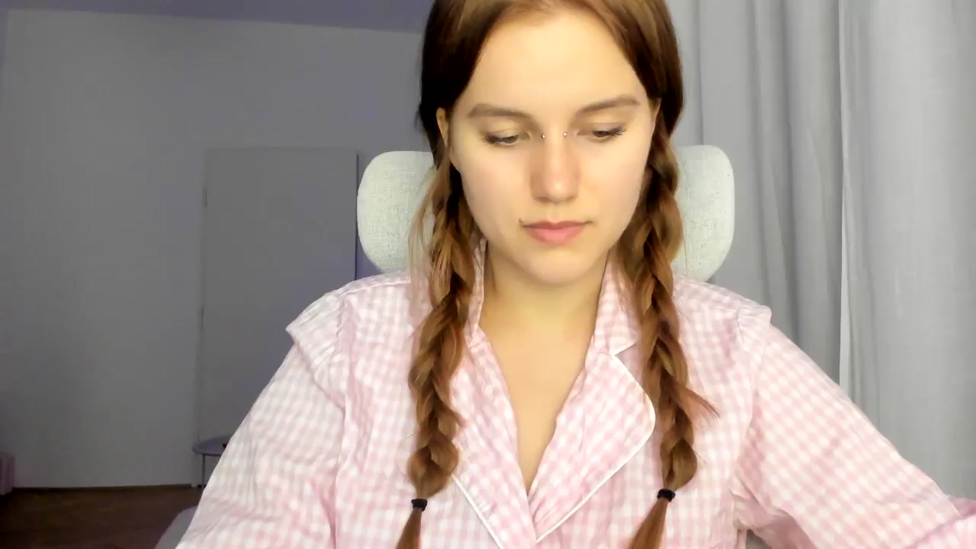 Gallery image thumbnail from Lia_lisia's myfreecams stream on, 02/04/2026, 21:43 image 5 of 20