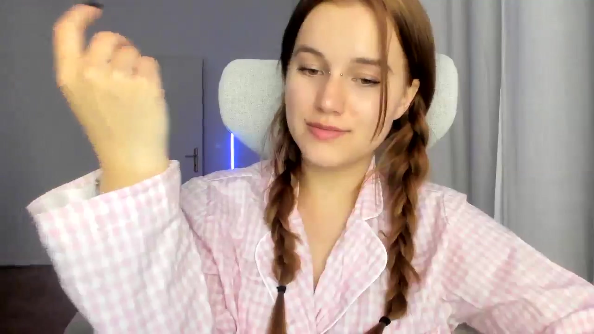 Gallery image thumbnail from Lia_lisia's myfreecams stream on, 02/04/2026, 21:43 image 8 of 20