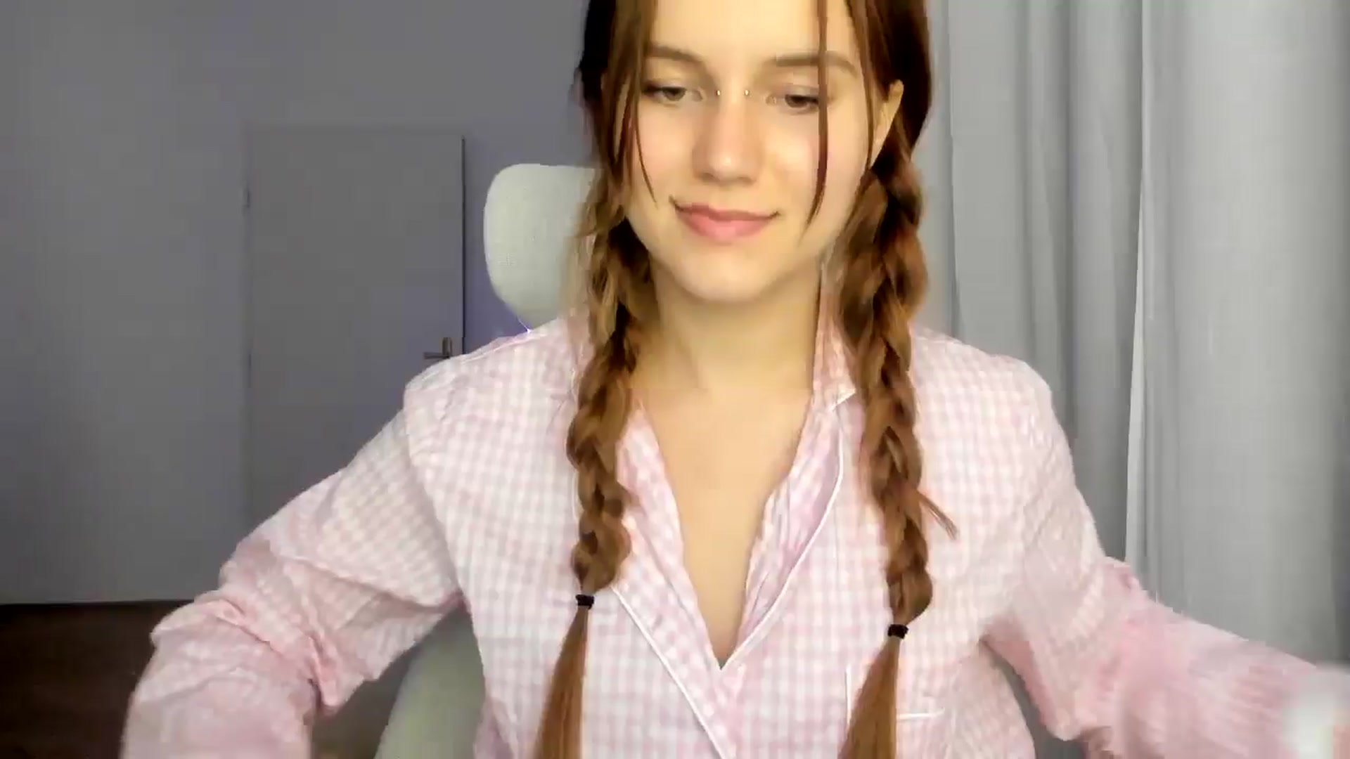 Gallery image thumbnail from Lia_lisia's myfreecams stream on, 02/04/2026, 21:43 image 10 of 20