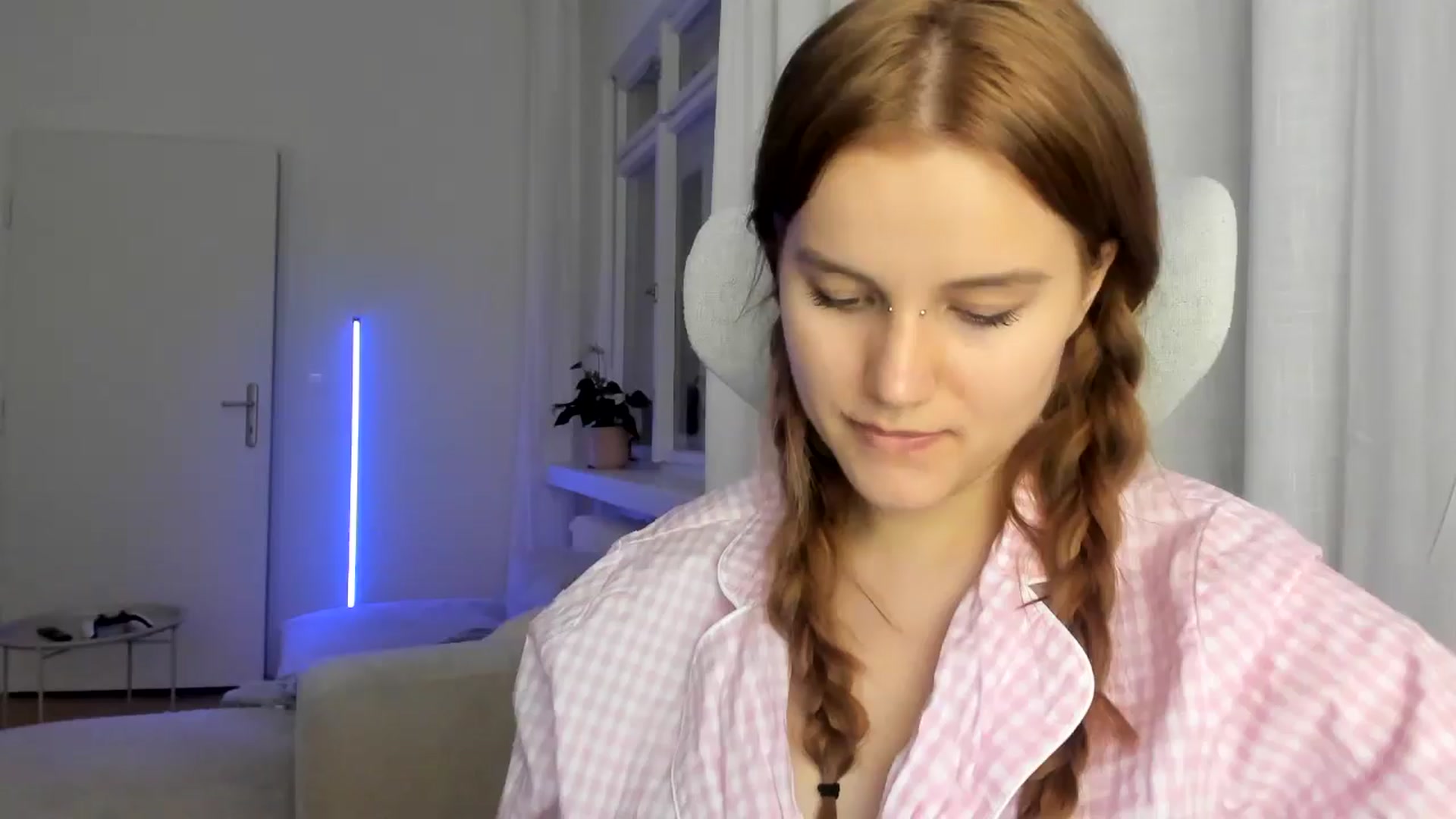 Gallery image thumbnail from Lia_lisia's myfreecams stream on, 02/04/2026, 22:39 image 14 of 20