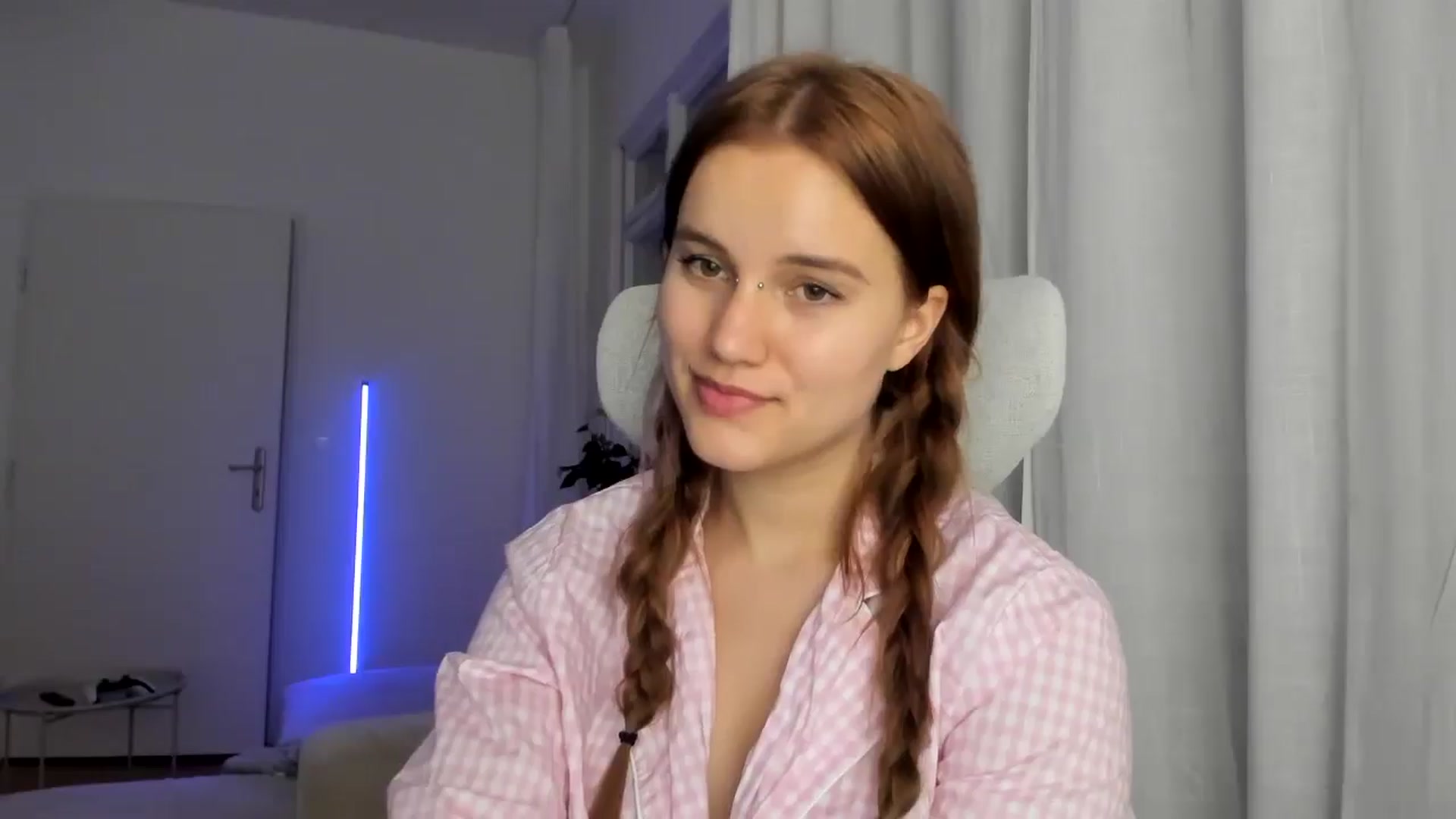 Gallery image thumbnail from Lia_lisia's myfreecams stream on, 02/04/2026, 22:39 image 20 of 20