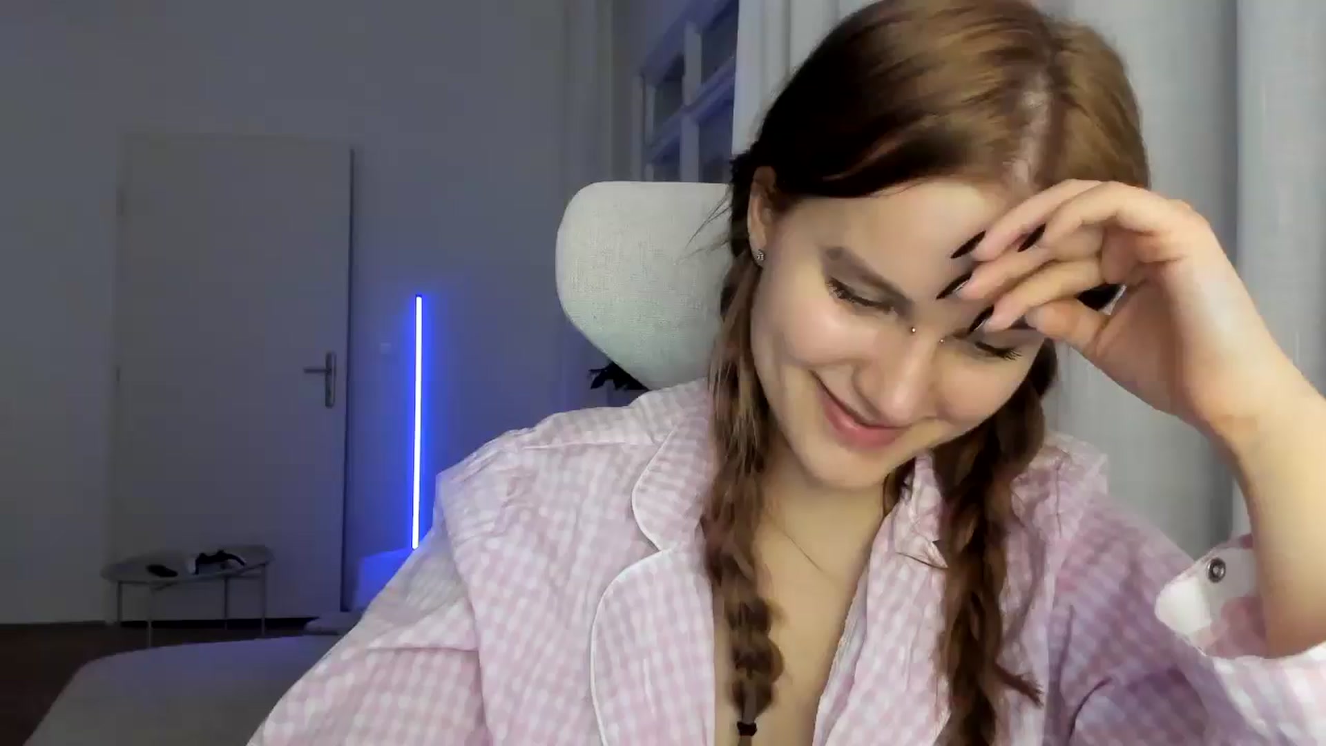 Gallery image thumbnail from Lia_lisia's myfreecams stream on, 02/04/2026, 22:39 image 7 of 20