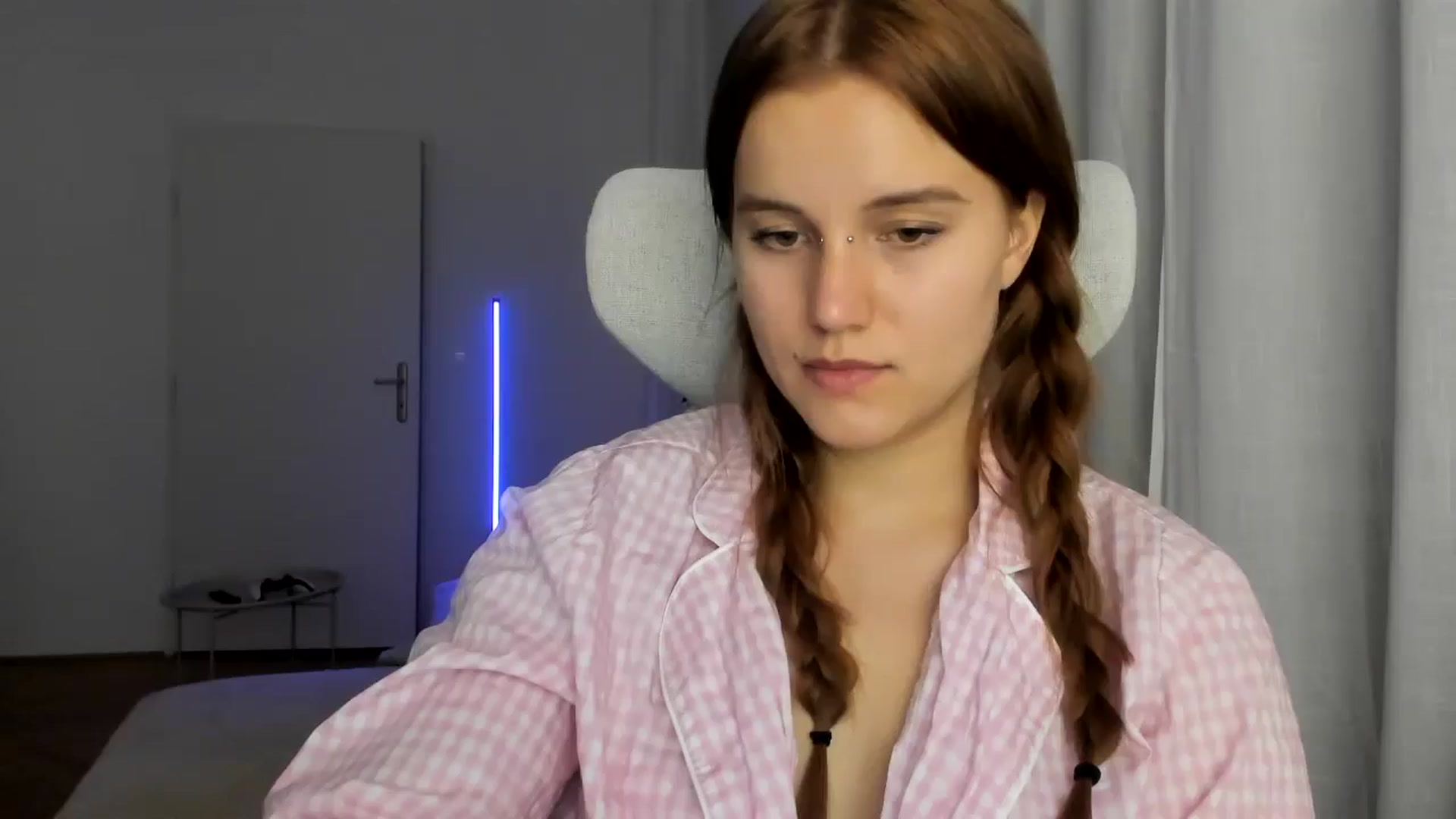 Gallery image thumbnail from Lia_lisia's myfreecams stream on, 02/04/2026, 22:39 image 1 of 20