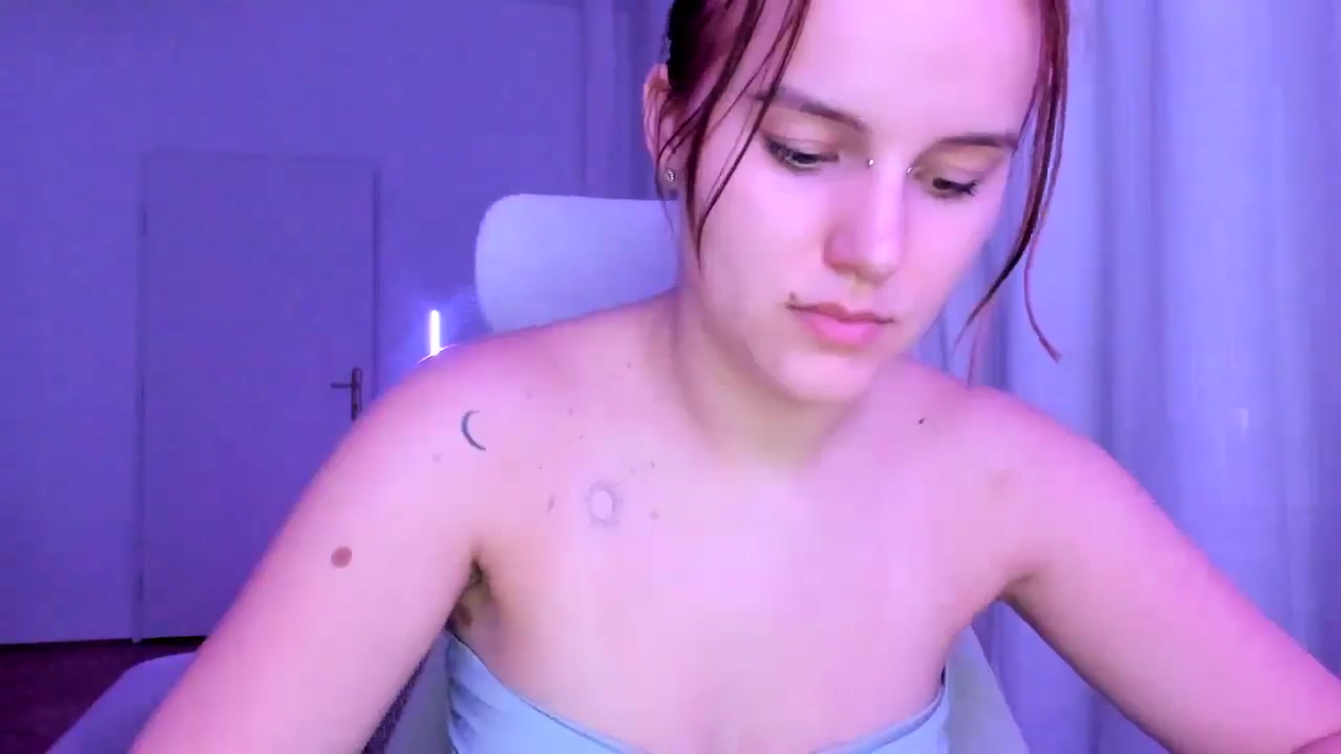 Gallery image thumbnail from Lia_lisia's myfreecams stream on, 02/05/2026, 22:18 image 12 of 20