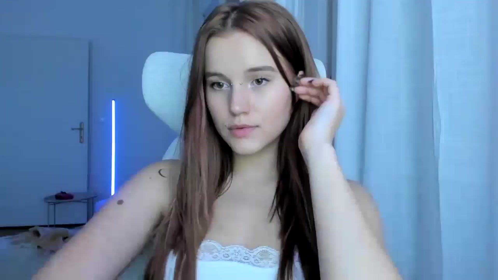 Gallery image thumbnail from Lia_lisia's myfreecams stream on, 02/10/2026, 24:16 image 4 of 20