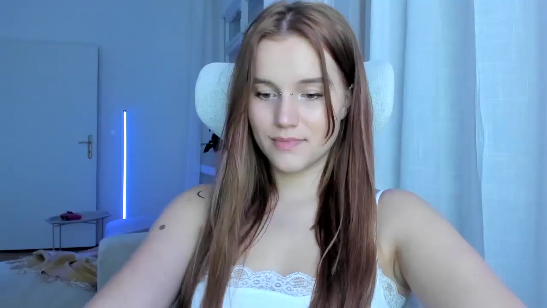 Gallery image thumbnail from Lia_lisia's myfreecams stream on, 02/10/2026, 24:16 image 10 of 20