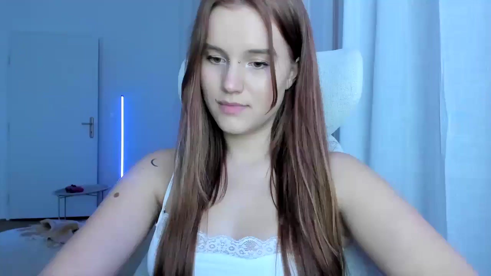 Gallery image thumbnail from Lia_lisia's myfreecams stream on, 02/10/2026, 24:16 image 19 of 20