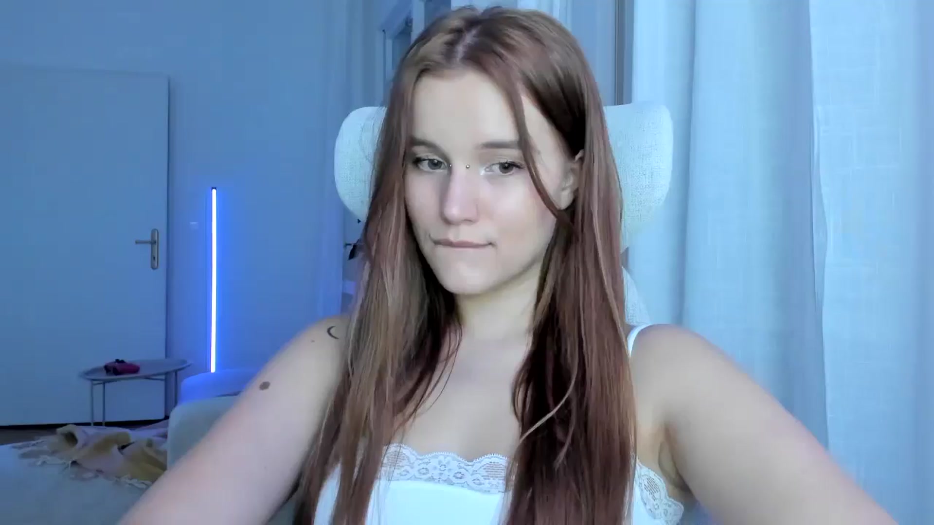 Gallery image thumbnail from Lia_lisia's myfreecams stream on, 02/10/2026, 24:16 image 11 of 20