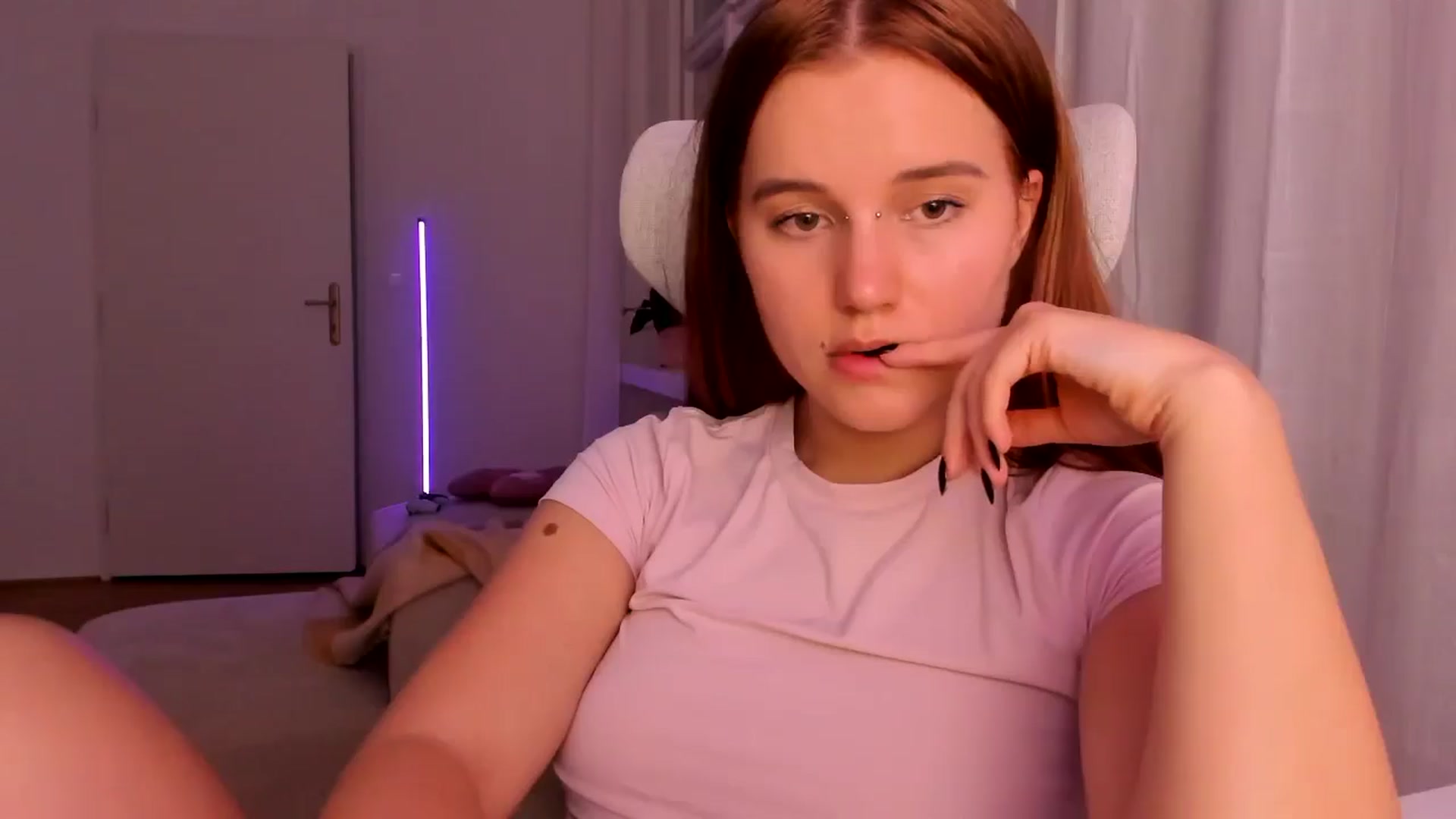 Gallery image thumbnail from Lia_lisia's myfreecams stream on, 02/10/2026, 23:25 image 16 of 20