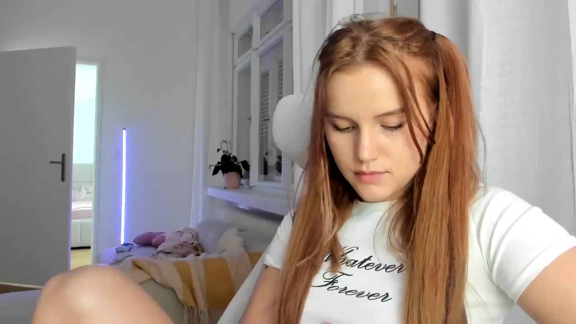 Gallery image thumbnail from Lia_lisia's myfreecams stream on, 02/11/2026, 12:43 image 9 of 20