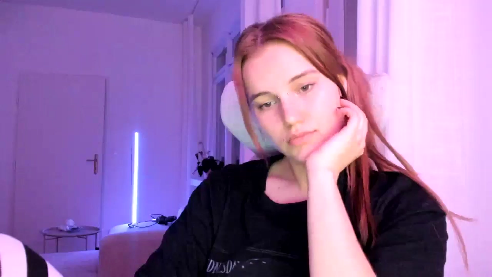 Gallery image thumbnail from Lia_lisia's myfreecams stream on, 02/17/2026, 19:56 image 17 of 20