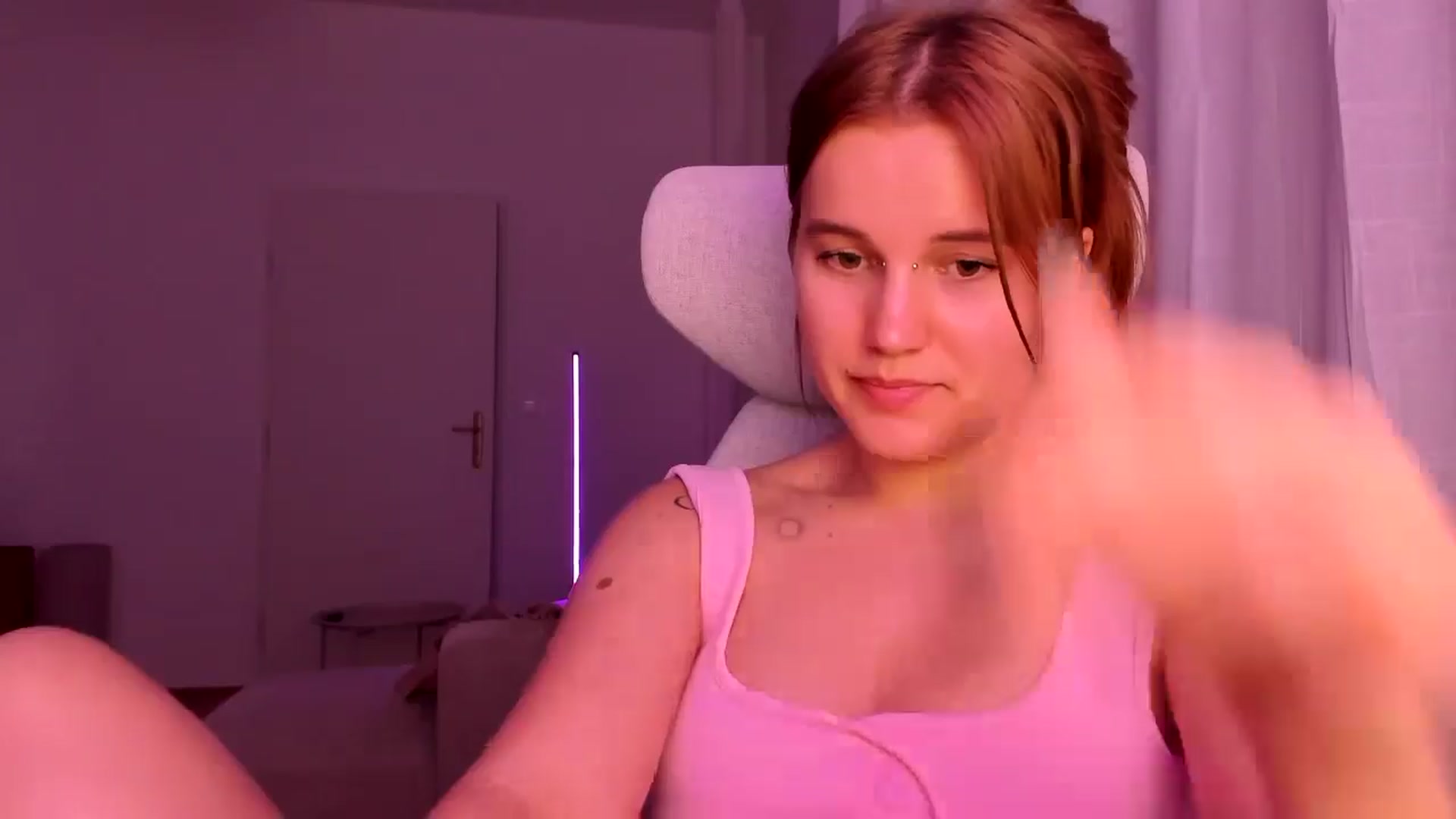 Gallery image thumbnail from Lia_lisia's myfreecams stream on, 02/23/2026, 19:08 image 17 of 20