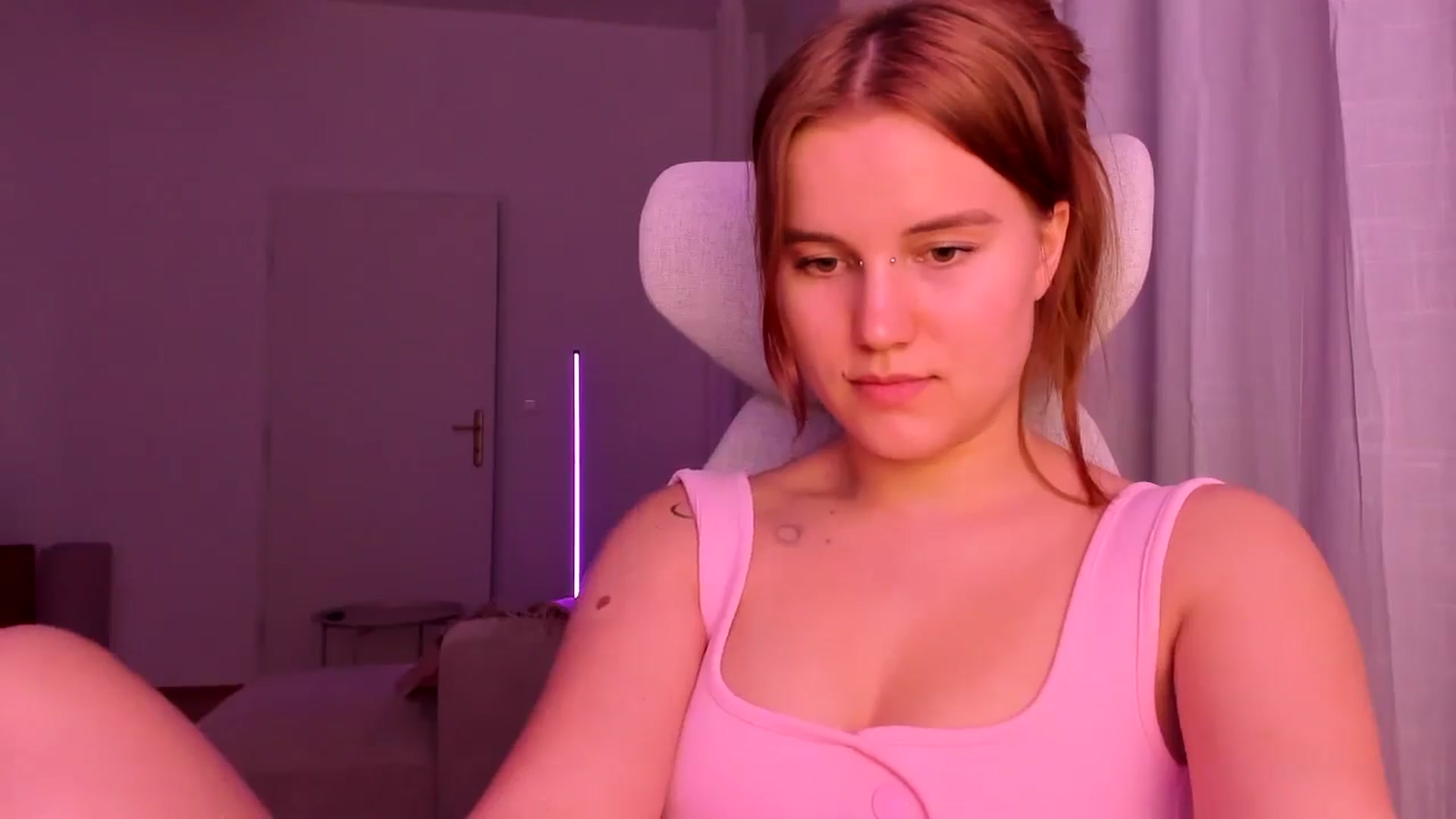 Gallery image thumbnail from Lia_lisia's myfreecams stream on, 02/23/2026, 19:08 image 14 of 20