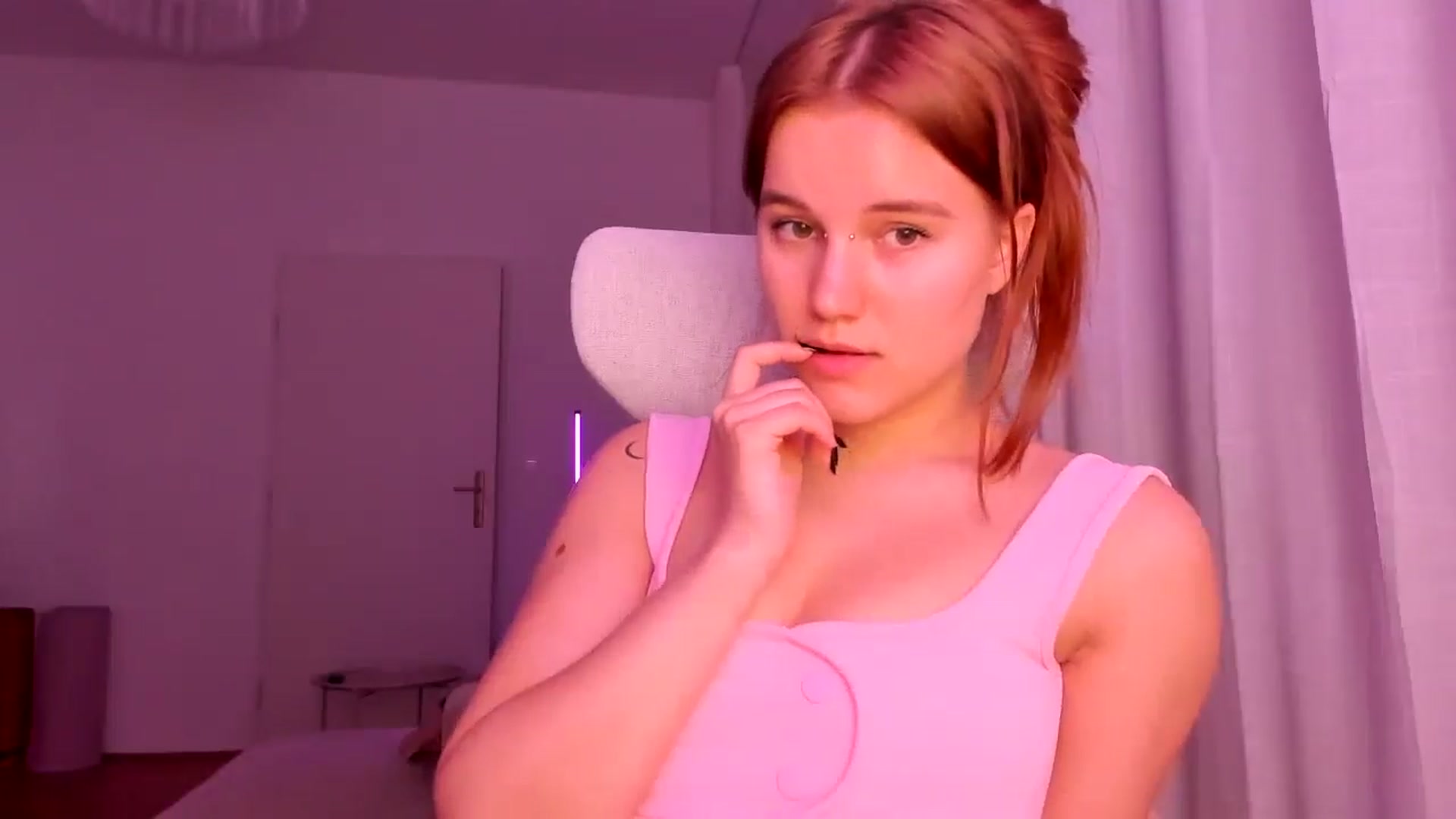 Gallery image thumbnail from Lia_lisia's myfreecams stream on, 02/23/2026, 20:22 image 18 of 20