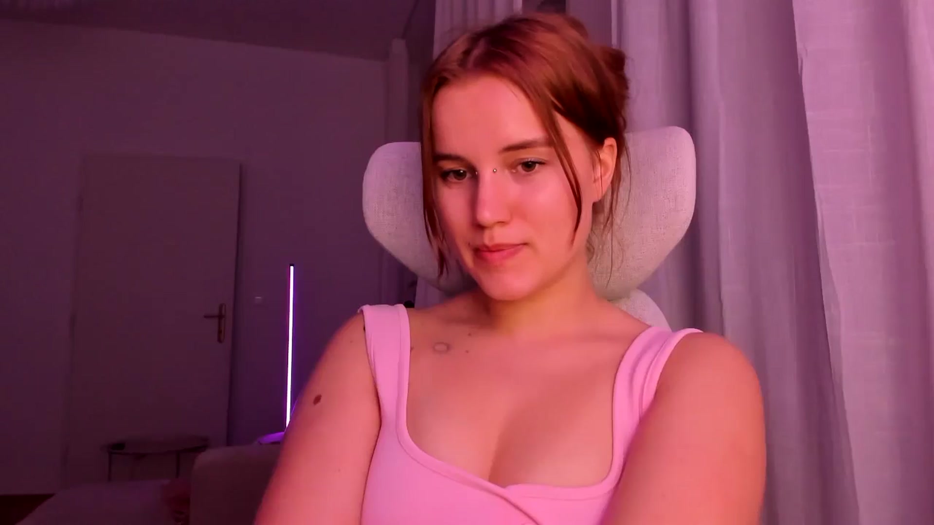 Gallery image thumbnail from Lia_lisia's myfreecams stream on, 02/23/2026, 23:01 image 9 of 20