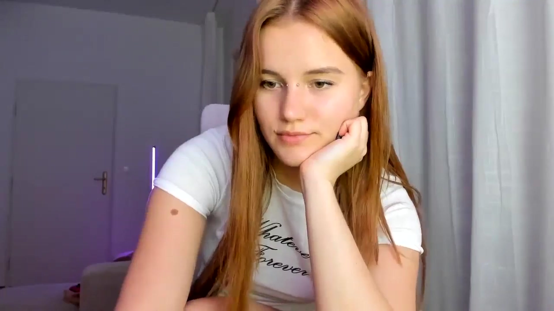 Gallery image thumbnail from Lia_lisia's myfreecams stream on, 02/26/2026, 19:08 image 16 of 20