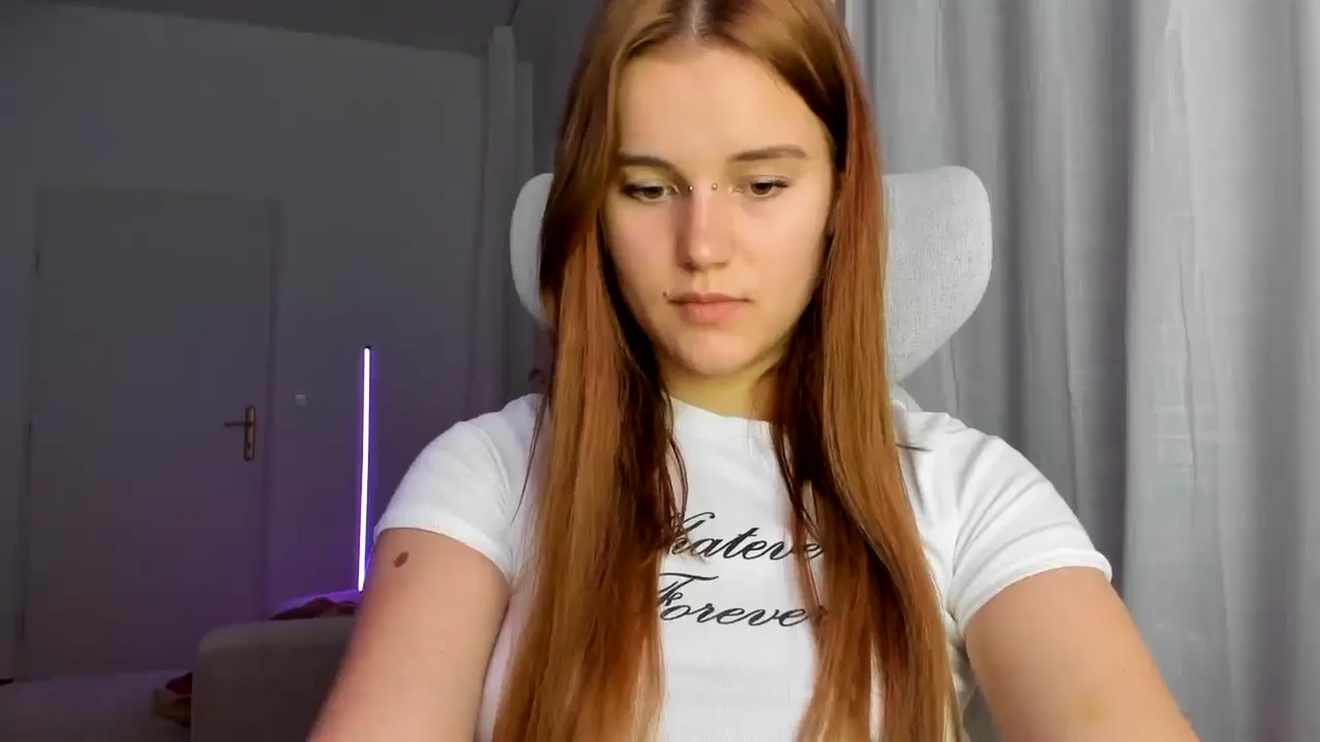Gallery image thumbnail from Lia_lisia's myfreecams stream on, 02/26/2026, 19:08 image 15 of 20