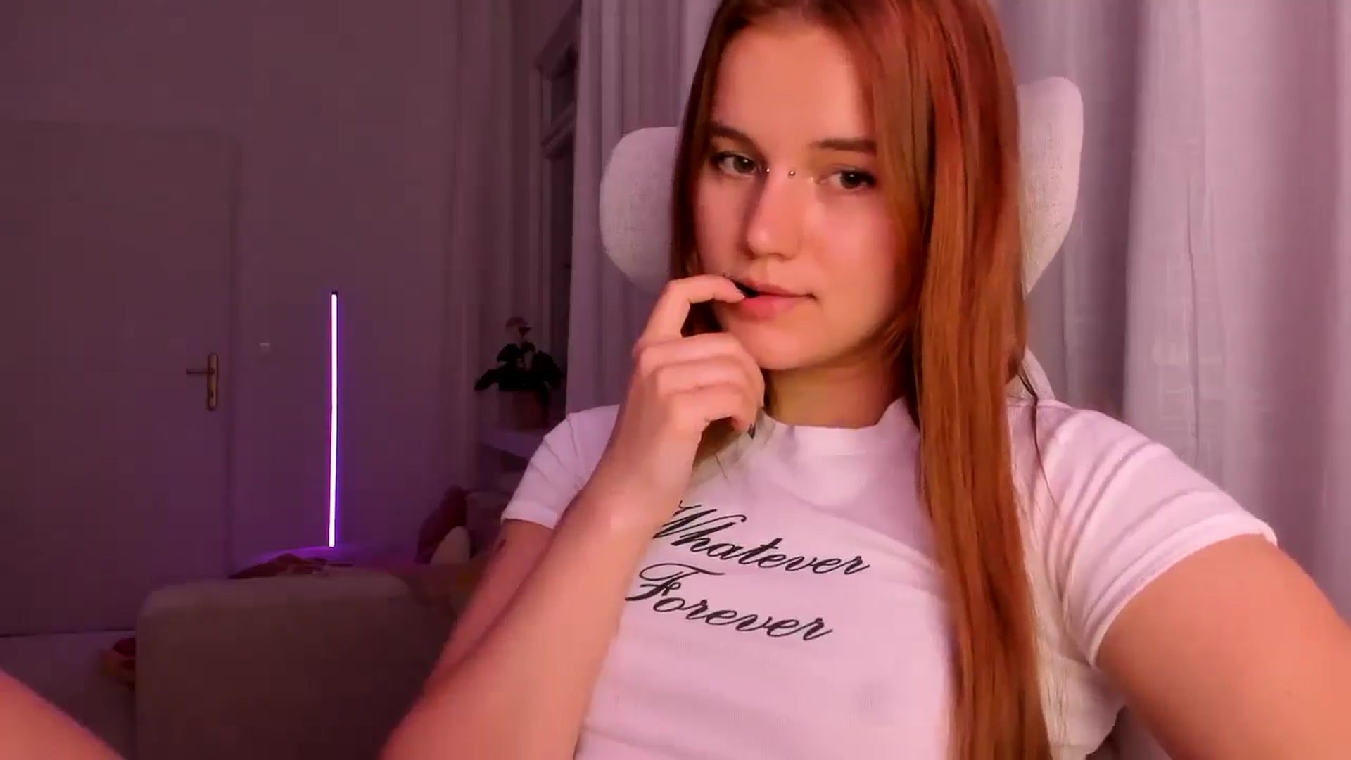 Gallery image thumbnail from Lia_lisia's myfreecams stream on, 02/26/2026, 19:59 image 15 of 20