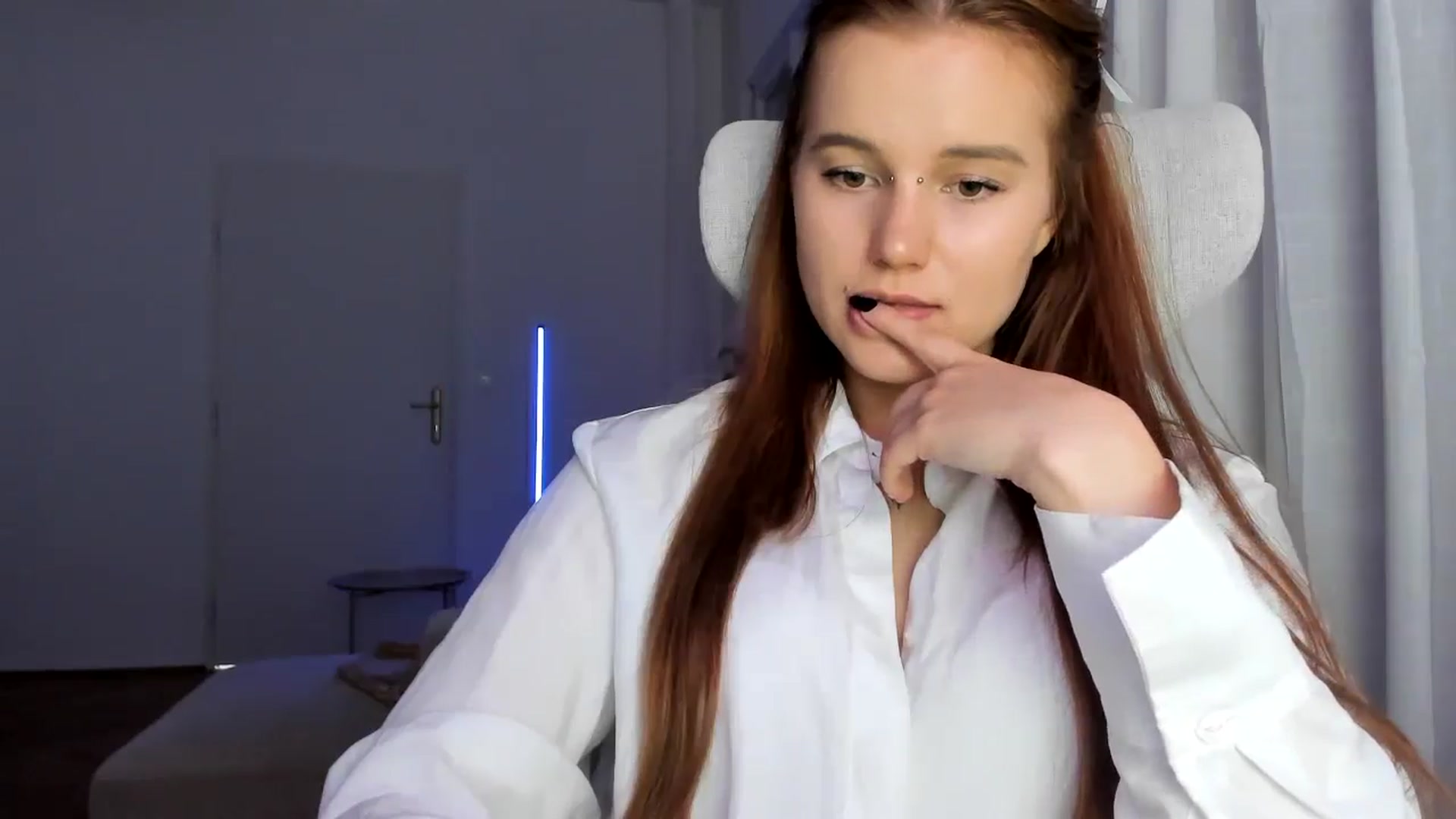 Gallery image thumbnail from Lia_lisia's myfreecams stream on, 03/02/2026, 09:55 image 13 of 20