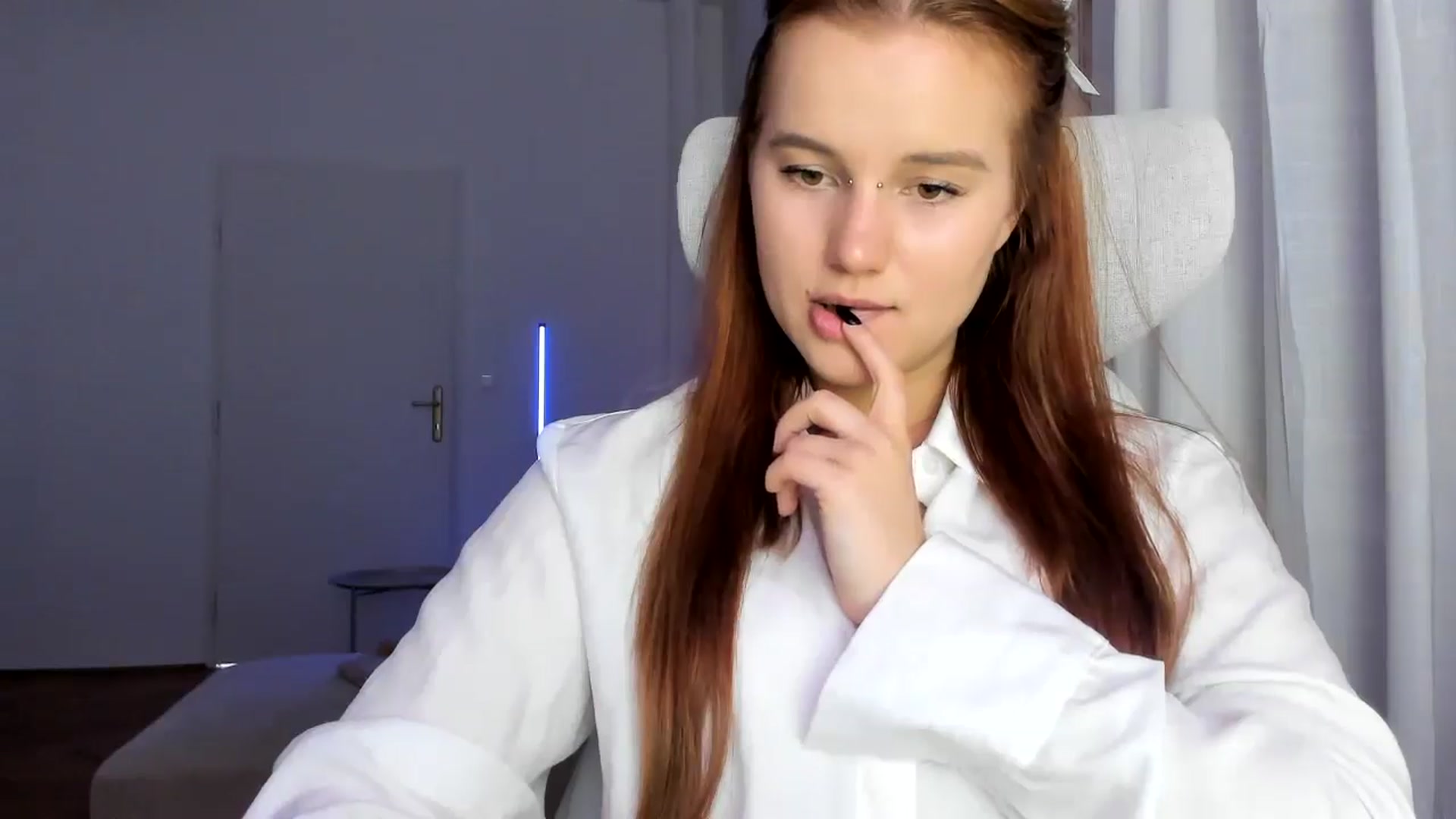 Gallery image thumbnail from Lia_lisia's myfreecams stream on, 03/02/2026, 09:55 image 7 of 20