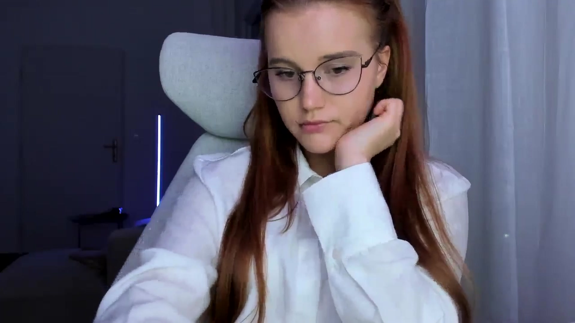 Gallery image thumbnail from Lia_lisia's myfreecams stream on, 03/02/2026, 19:13 image 17 of 20