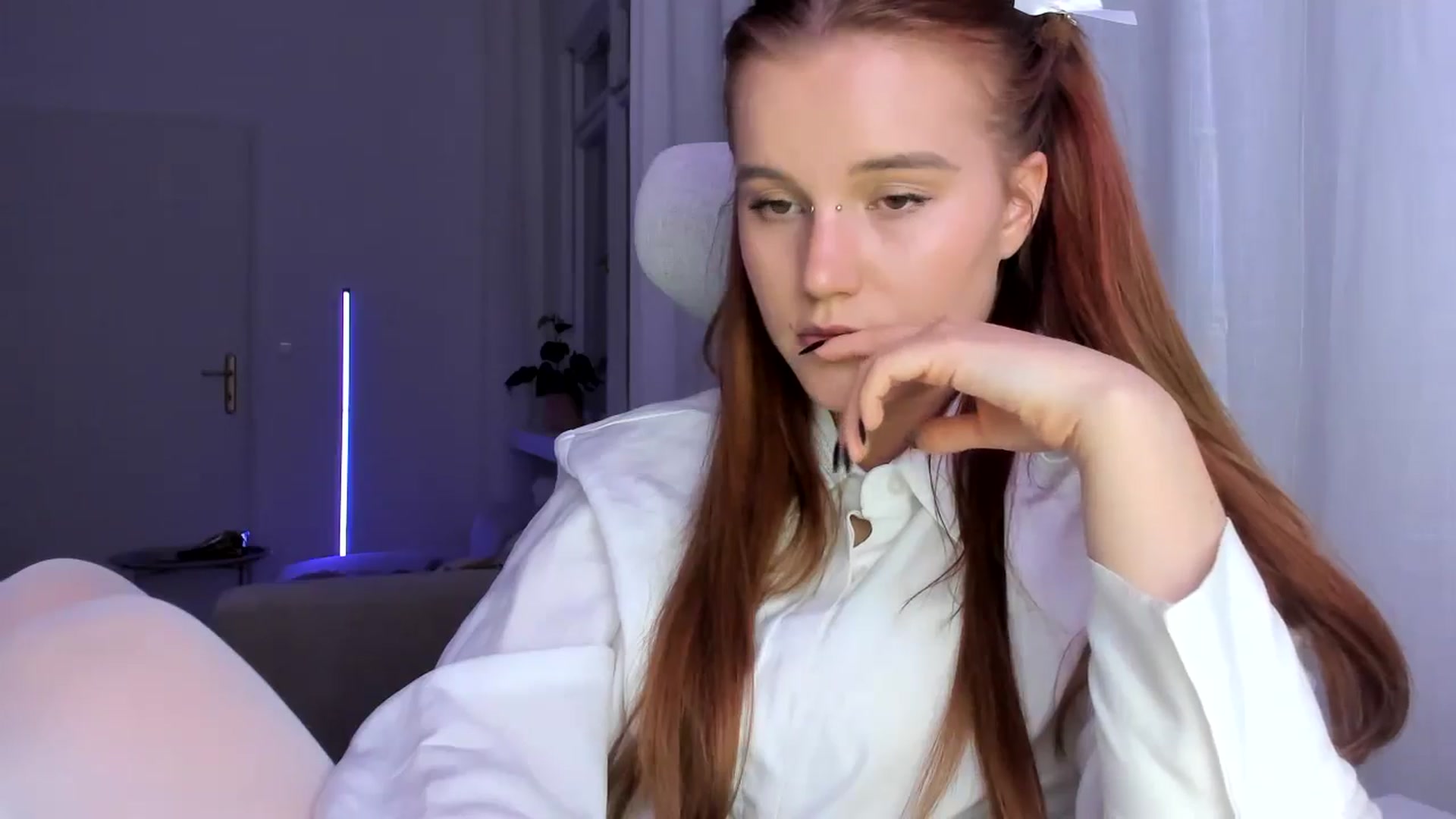 Gallery image thumbnail from Lia_lisia's myfreecams stream on, 03/02/2026, 19:13 image 12 of 20