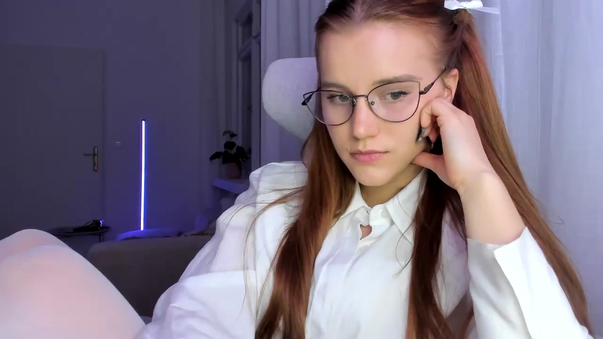 Gallery image thumbnail from Lia_lisia's myfreecams stream on, 03/02/2026, 19:13 image 13 of 20