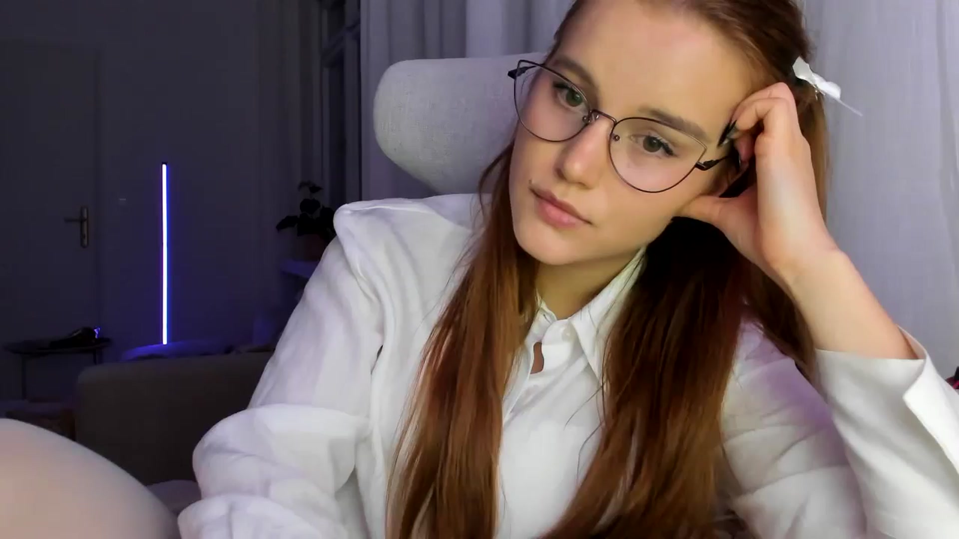 Gallery image thumbnail from Lia_lisia's myfreecams stream on, 03/02/2026, 19:13 image 15 of 20