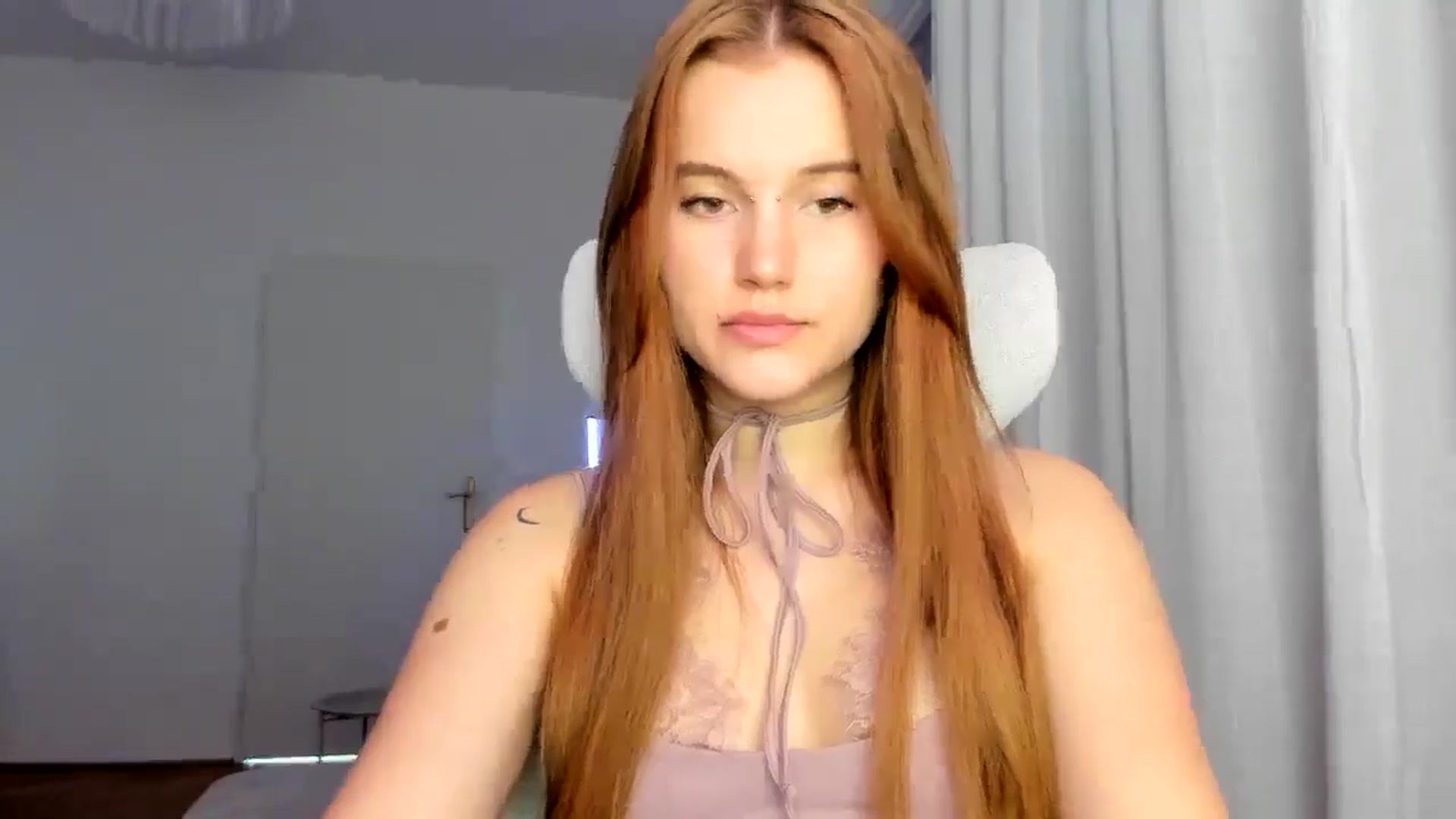 Gallery image thumbnail from Lia_lisia's myfreecams stream on, 03/06/2026, 09:30 image 9 of 20