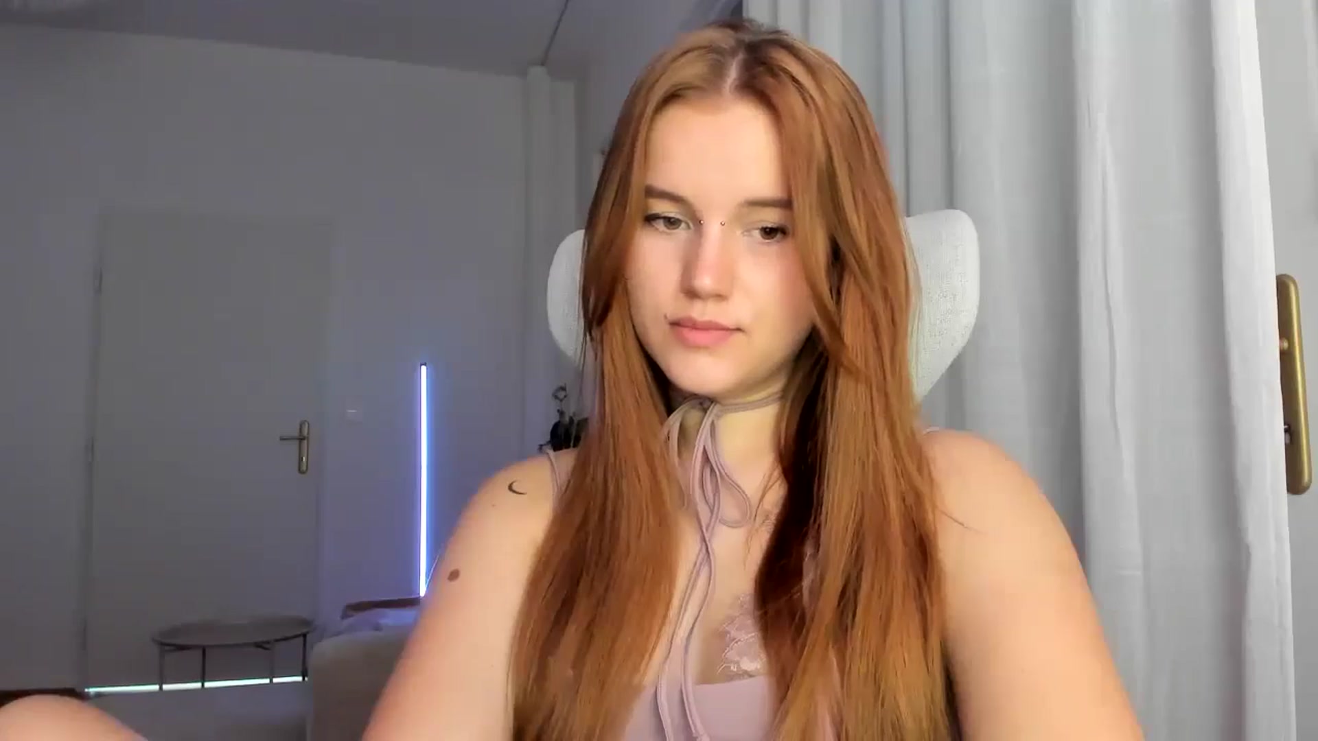 Gallery image thumbnail from Lia_lisia's myfreecams stream on, 03/06/2026, 09:30 image 16 of 20