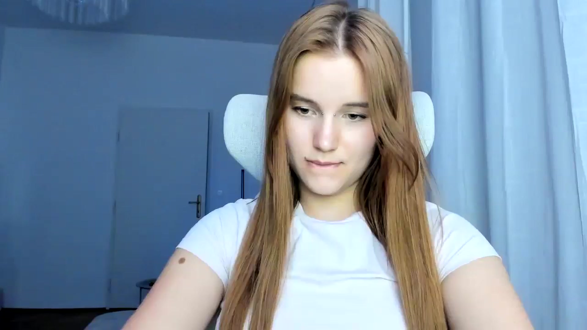 Gallery image thumbnail from Lia_lisia's myfreecams stream on, 03/06/2026, 17:53 image 9 of 20