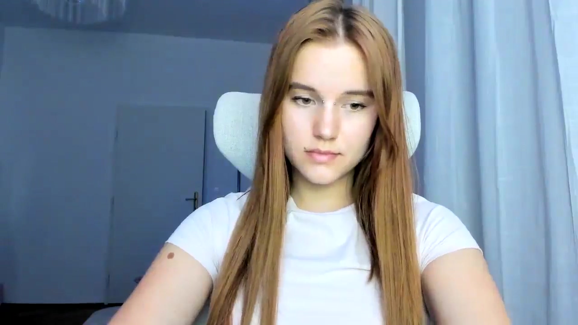 Gallery image thumbnail from Lia_lisia's myfreecams stream on, 03/06/2026, 17:53 image 3 of 20