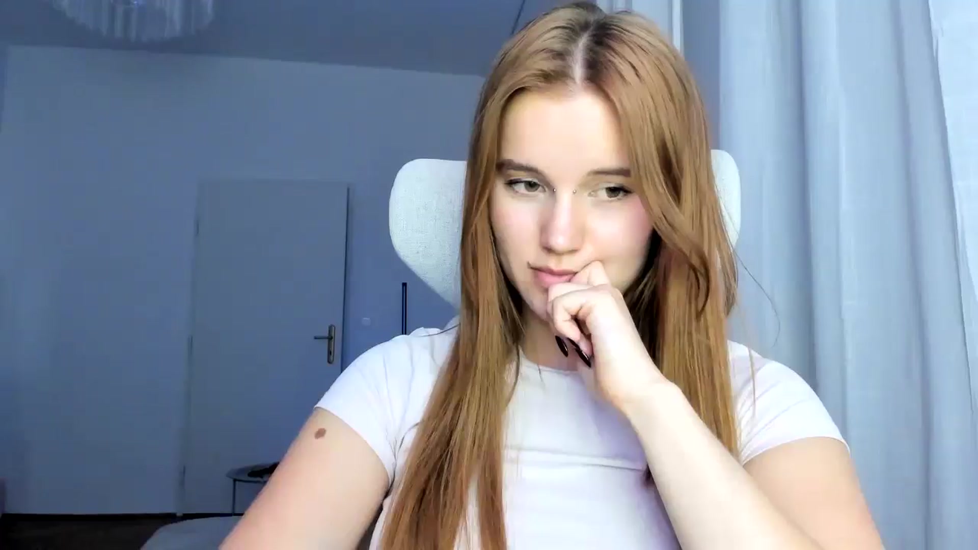 Gallery image thumbnail from Lia_lisia's myfreecams stream on, 03/06/2026, 17:53 image 13 of 20