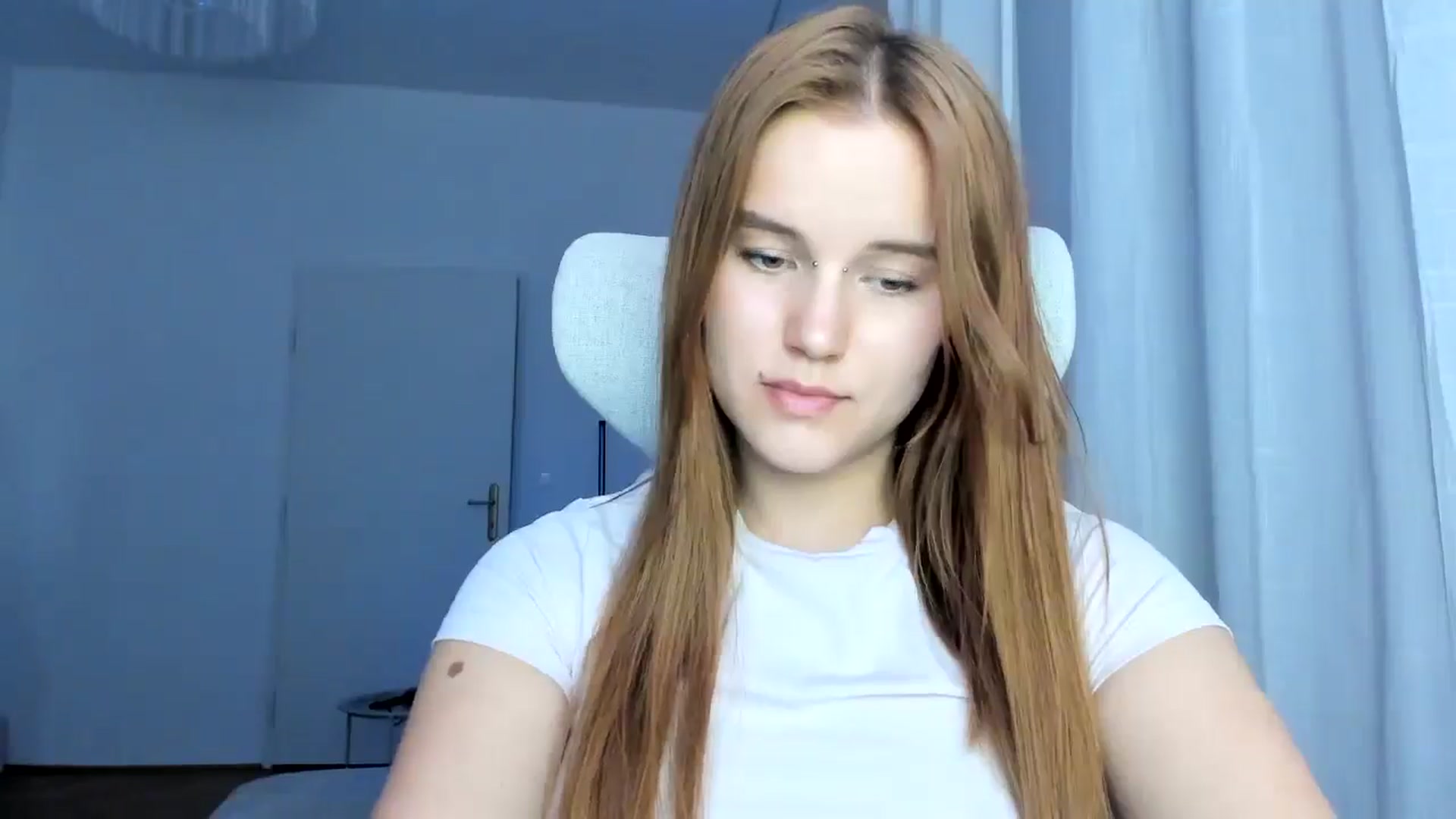 Gallery image thumbnail from Lia_lisia's myfreecams stream on, 03/06/2026, 17:53 image 11 of 20