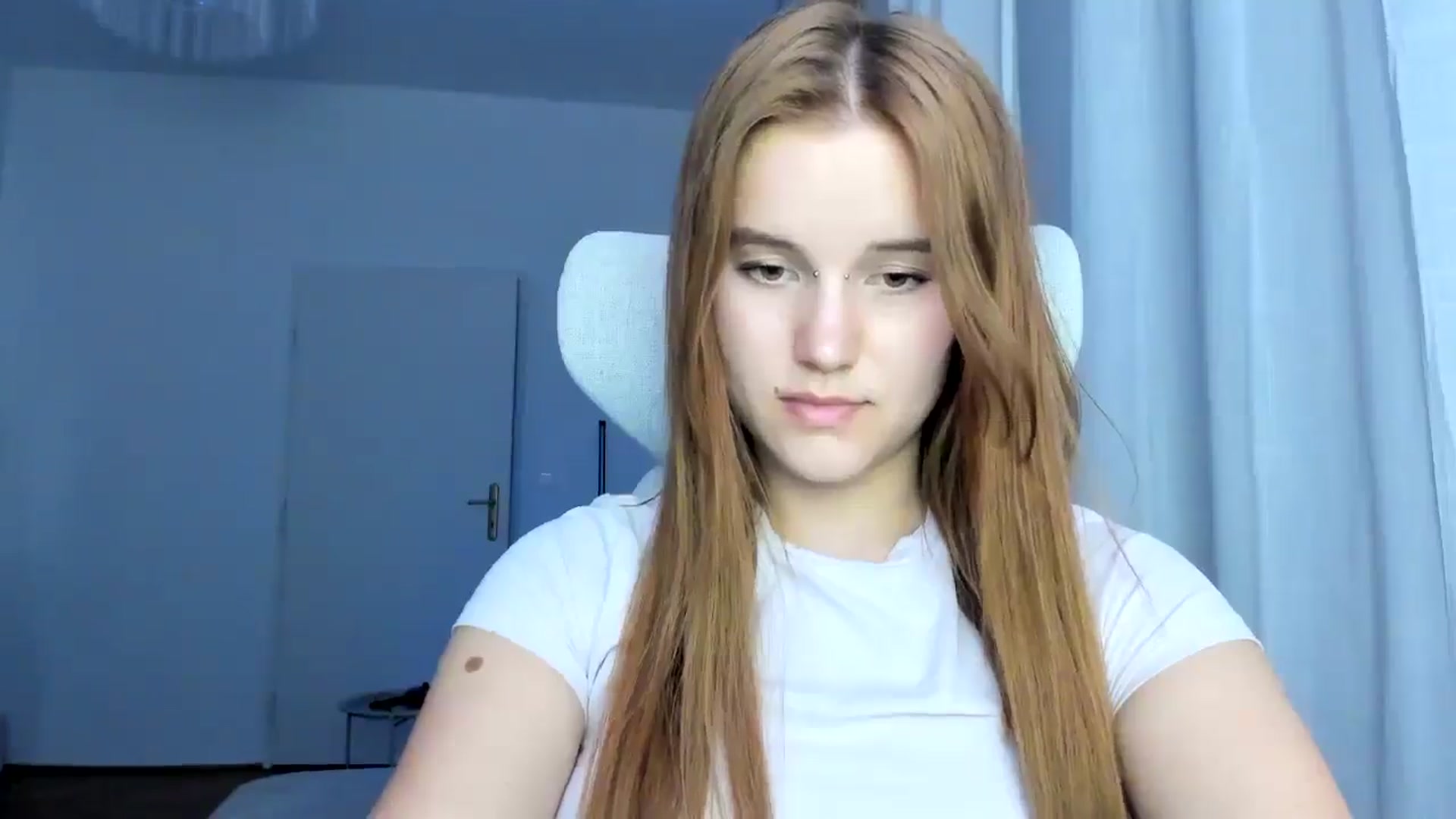 Gallery image thumbnail from Lia_lisia's myfreecams stream on, 03/06/2026, 17:53 image 14 of 20