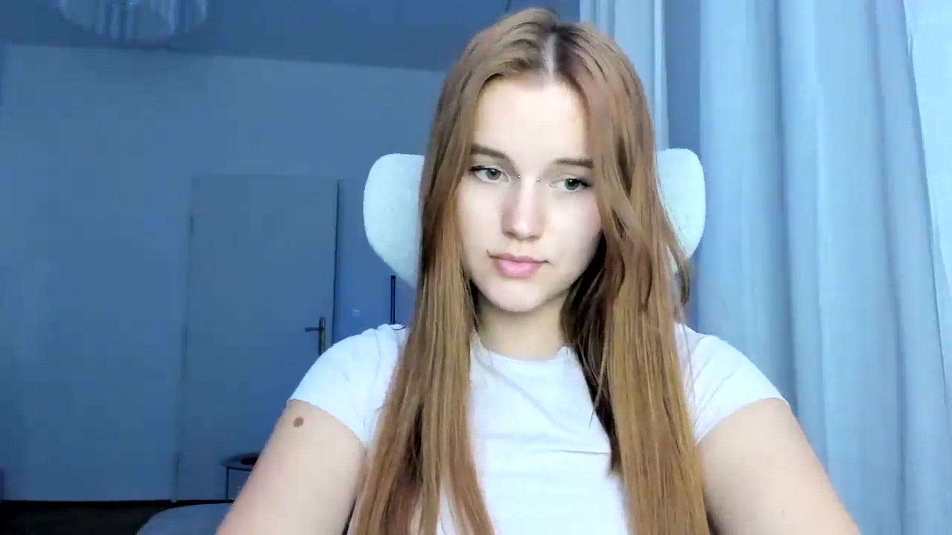 Gallery image thumbnail from Lia_lisia's myfreecams stream on, 03/06/2026, 17:53 image 17 of 20