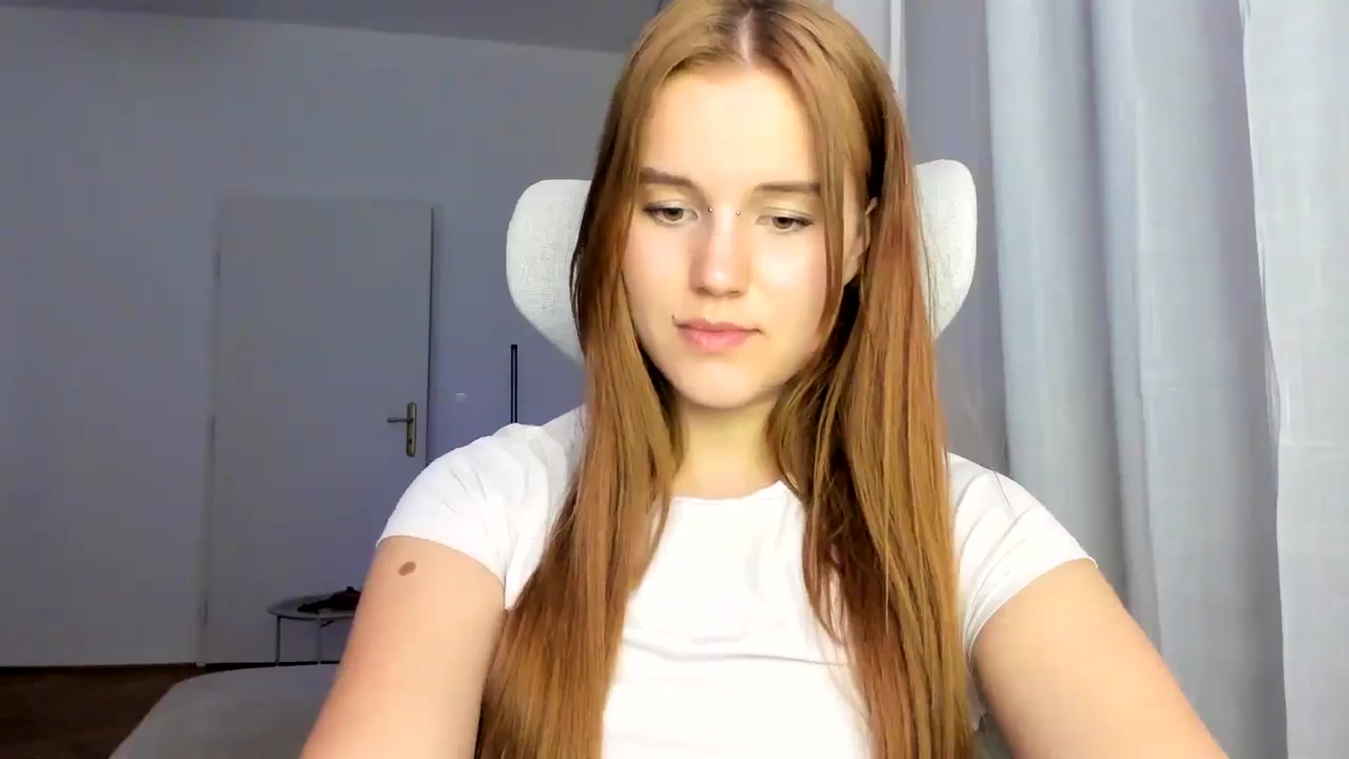 Gallery image thumbnail from Lia_lisia's myfreecams stream on, 03/06/2026, 19:18 image 8 of 20