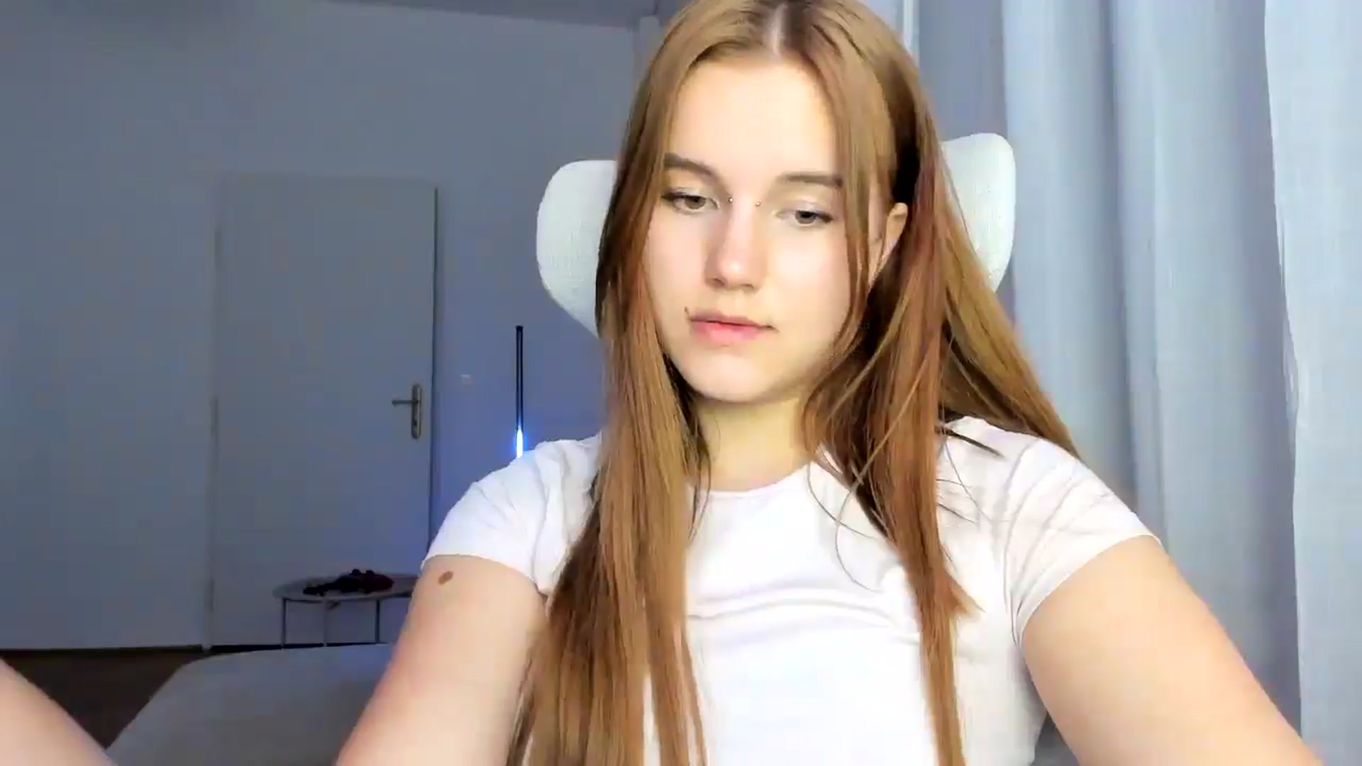 Gallery image thumbnail from Lia_lisia's myfreecams stream on, 03/06/2026, 19:18 image 4 of 20