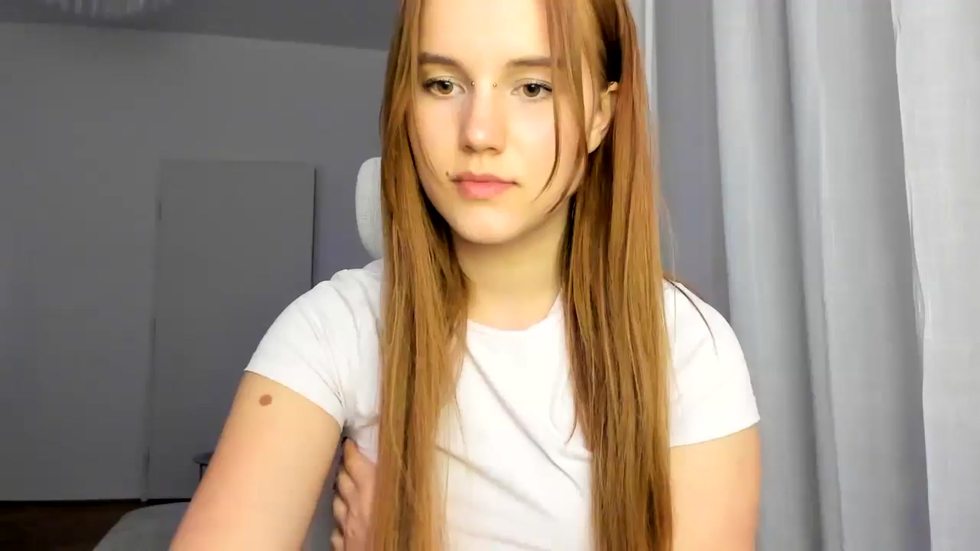 Gallery image thumbnail from Lia_lisia's myfreecams stream on, 03/06/2026, 19:18 image 16 of 20