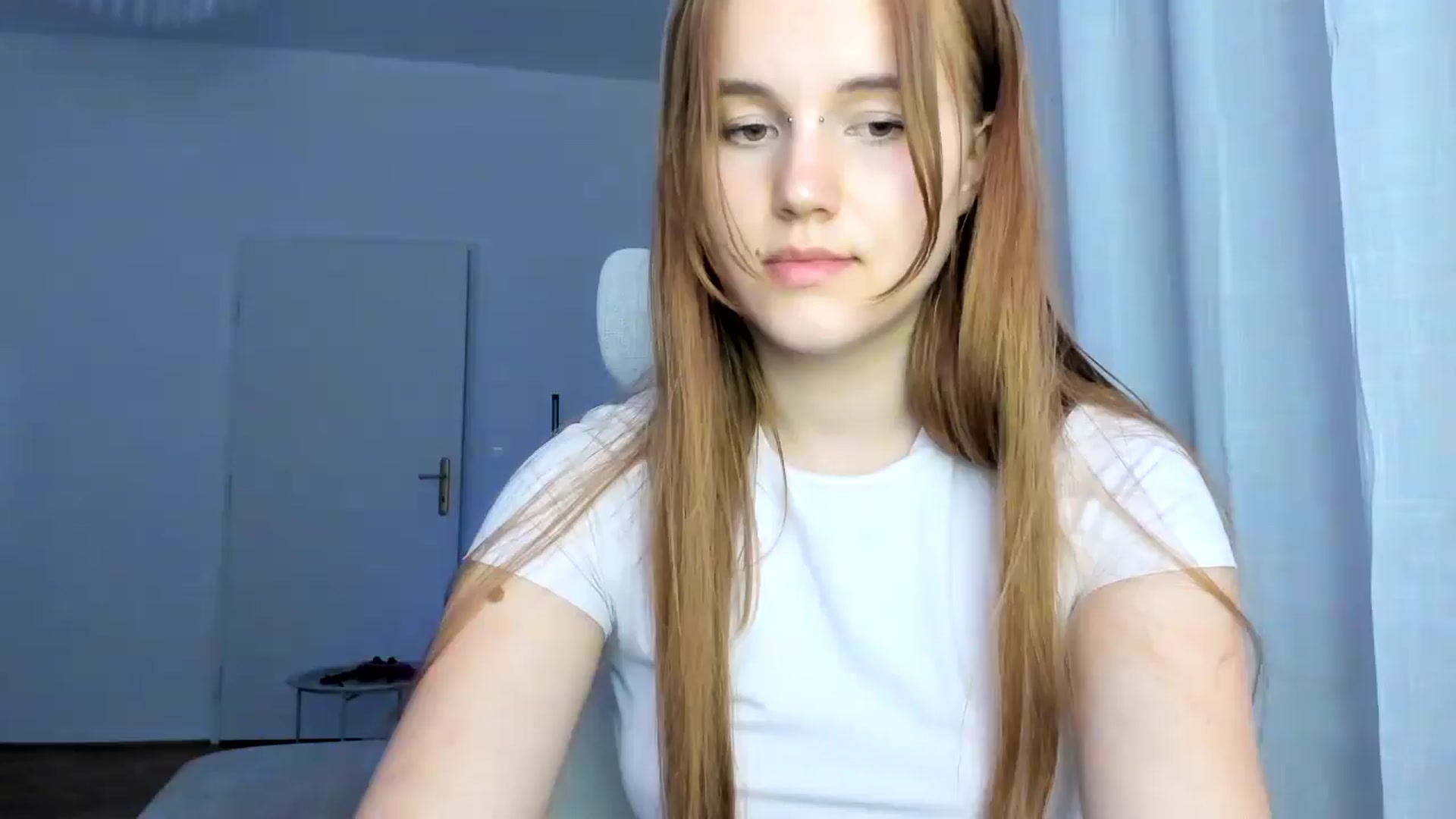Gallery image thumbnail from Lia_lisia's myfreecams stream on, 03/06/2026, 19:18 image 18 of 20