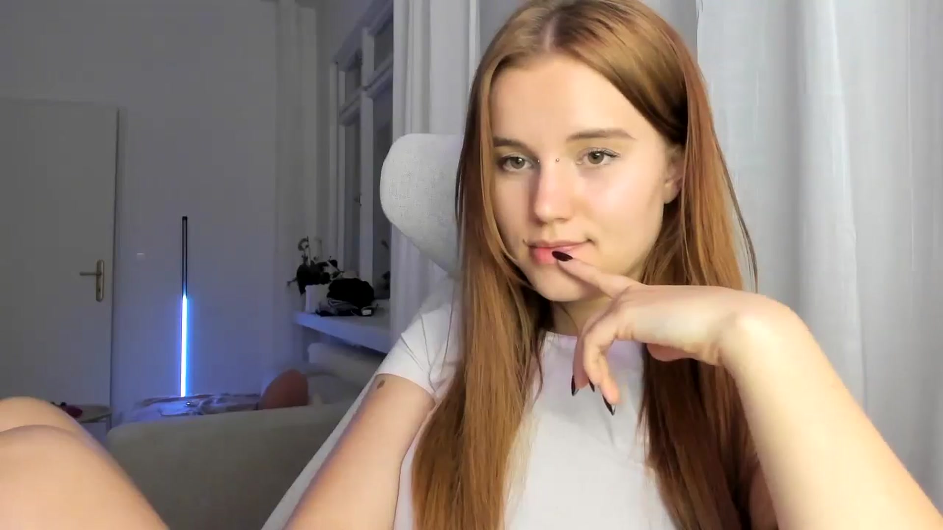 Gallery image thumbnail from Lia_lisia's myfreecams stream on, 03/06/2026, 20:36 image 10 of 20
