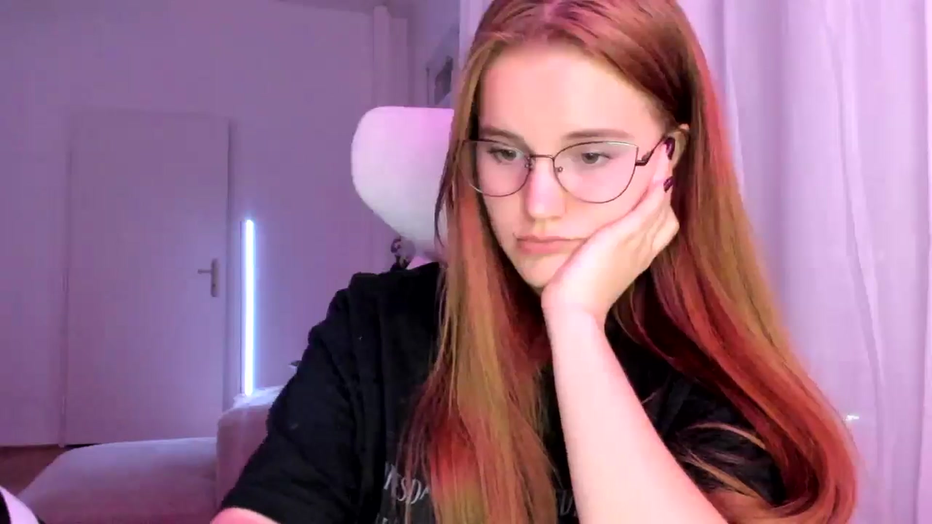 Gallery image thumbnail from Lia_lisia's myfreecams stream on, 03/07/2026, 18:39 image 2 of 20
