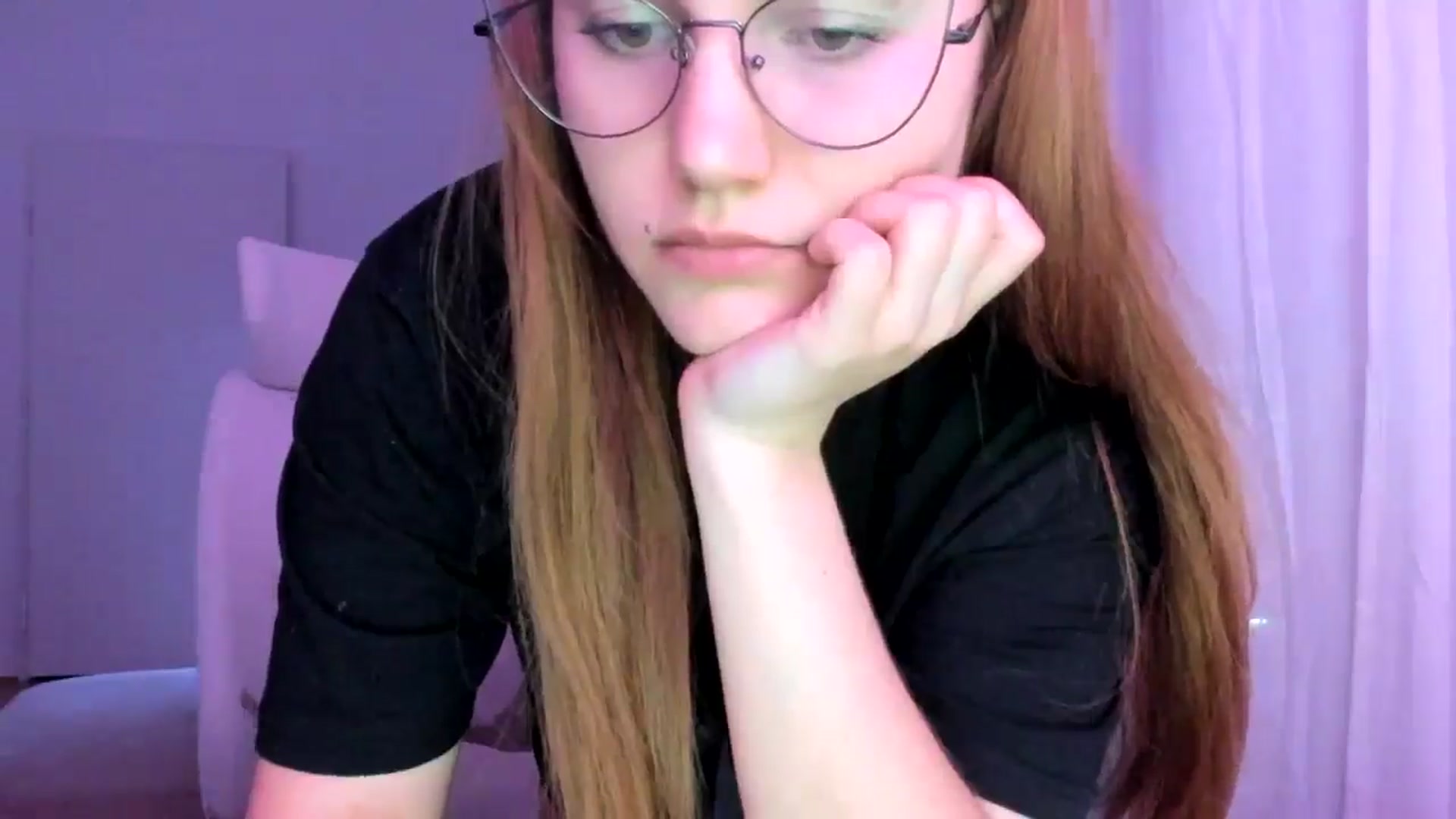 Gallery image thumbnail from Lia_lisia's myfreecams stream on, 03/07/2026, 18:39 image 13 of 20