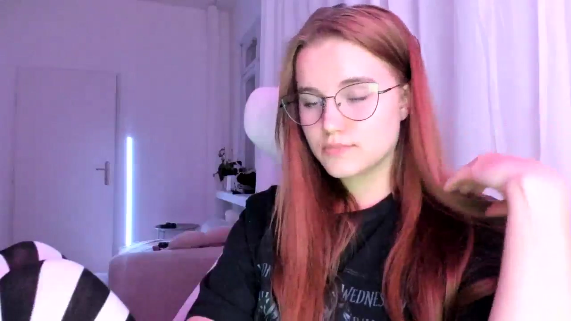 Gallery image thumbnail from Lia_lisia's myfreecams stream on, 03/07/2026, 18:39 image 3 of 20