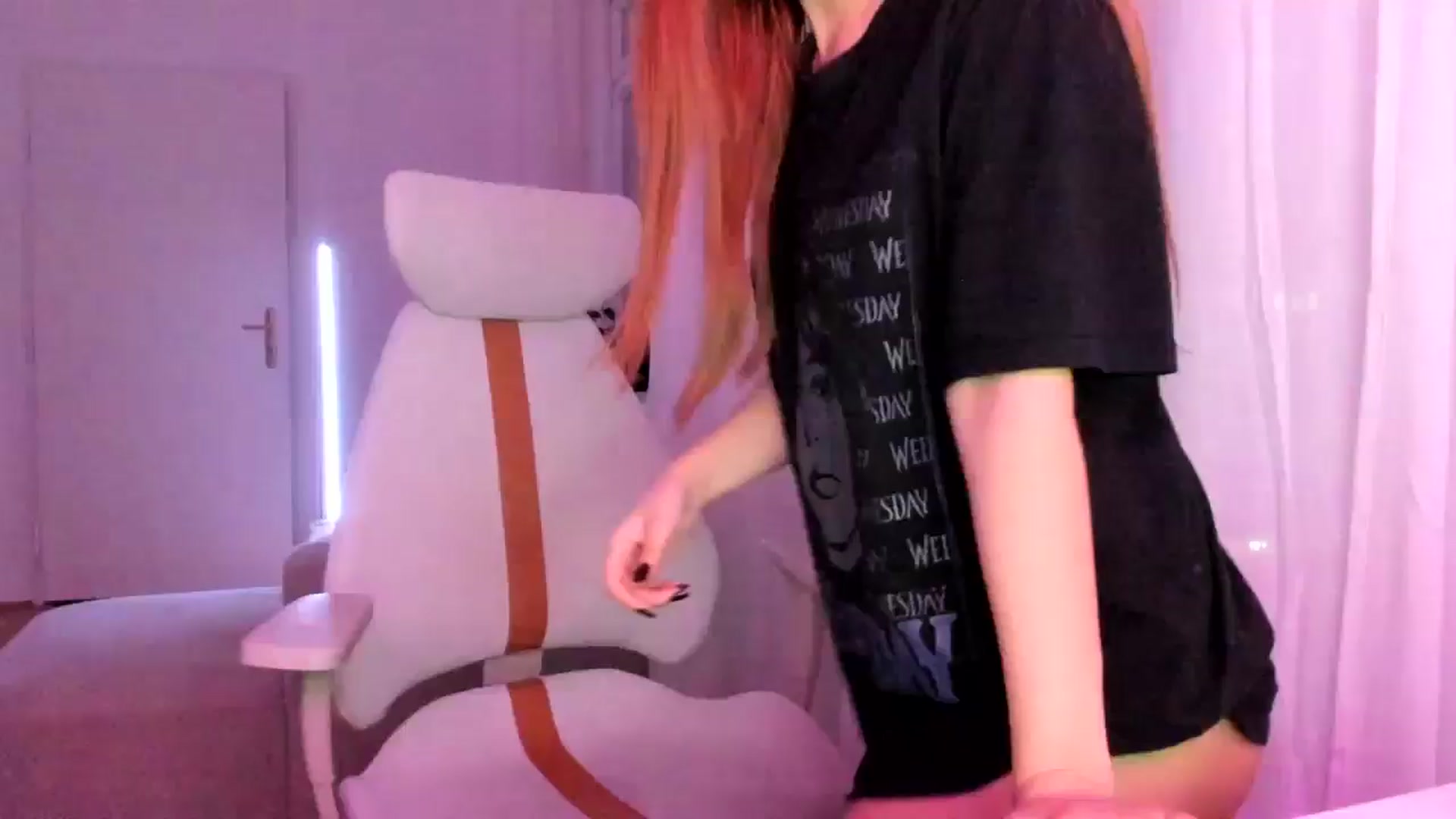 Gallery image thumbnail from Lia_lisia's myfreecams stream on, 03/07/2026, 18:39 image 18 of 20
